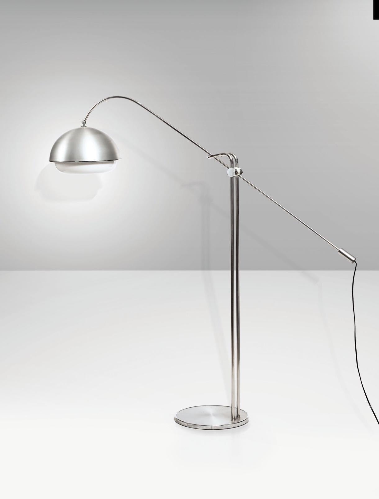 Reggiani Floor Lamp Chromed Metal Frame Plexiglass Lampshade Production, Italia In Good Condition For Sale In Milano, IT