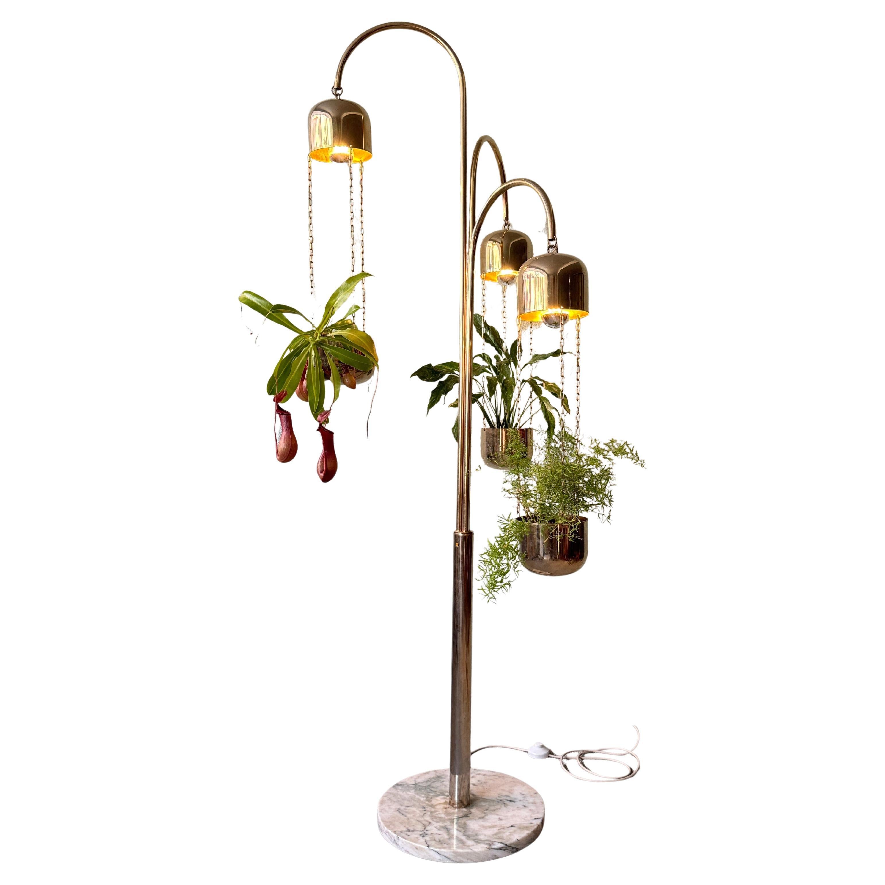 Reggiani Lámpara de pie italiana de mármol y latón con jardineras, Italia, años 70 Iluminación en venta