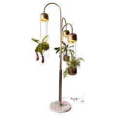 Reggiani Italienische Stehlampe aus Messingmarmor mit Pflanzgefäßen, Italien, 1970er Jahre Beleuchtung