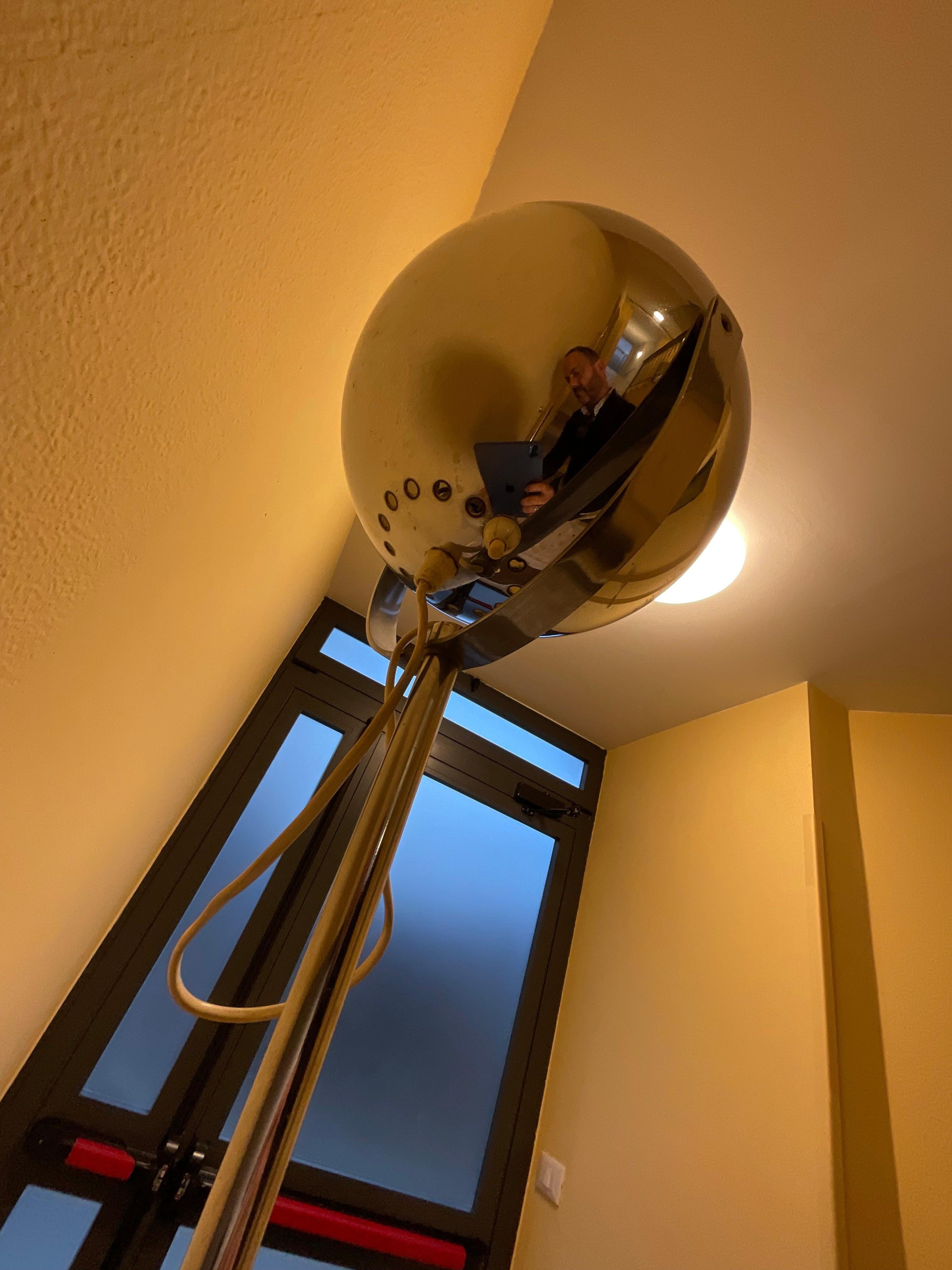 REGGIANI - Lampadaire en acier avec 2 diffuseurs réglables - Italie 1970. en vente 2