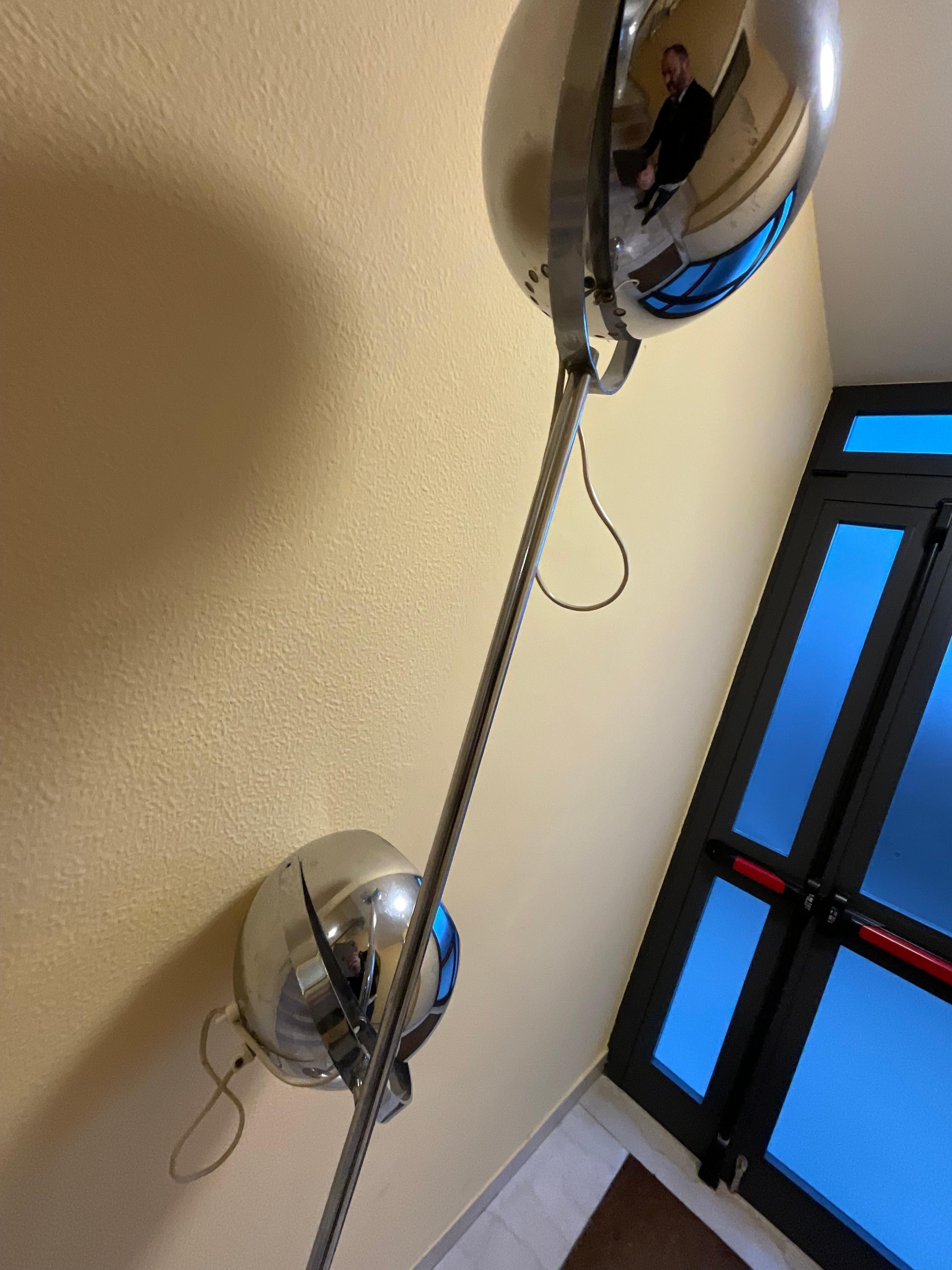 Autre REGGIANI - Lampadaire en acier avec 2 diffuseurs réglables - Italie 1970. en vente