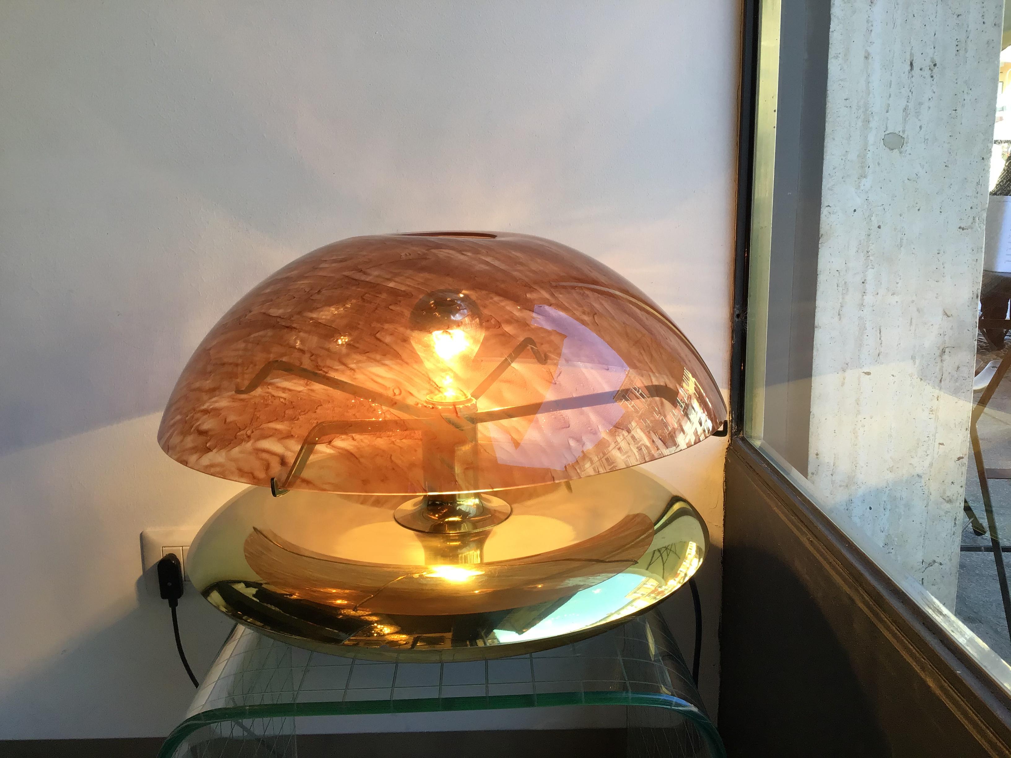 Lampe de bureau Reggiani Medusa en laiton et perspex, 1970, Italie Excellent état - En vente à Milano, IT