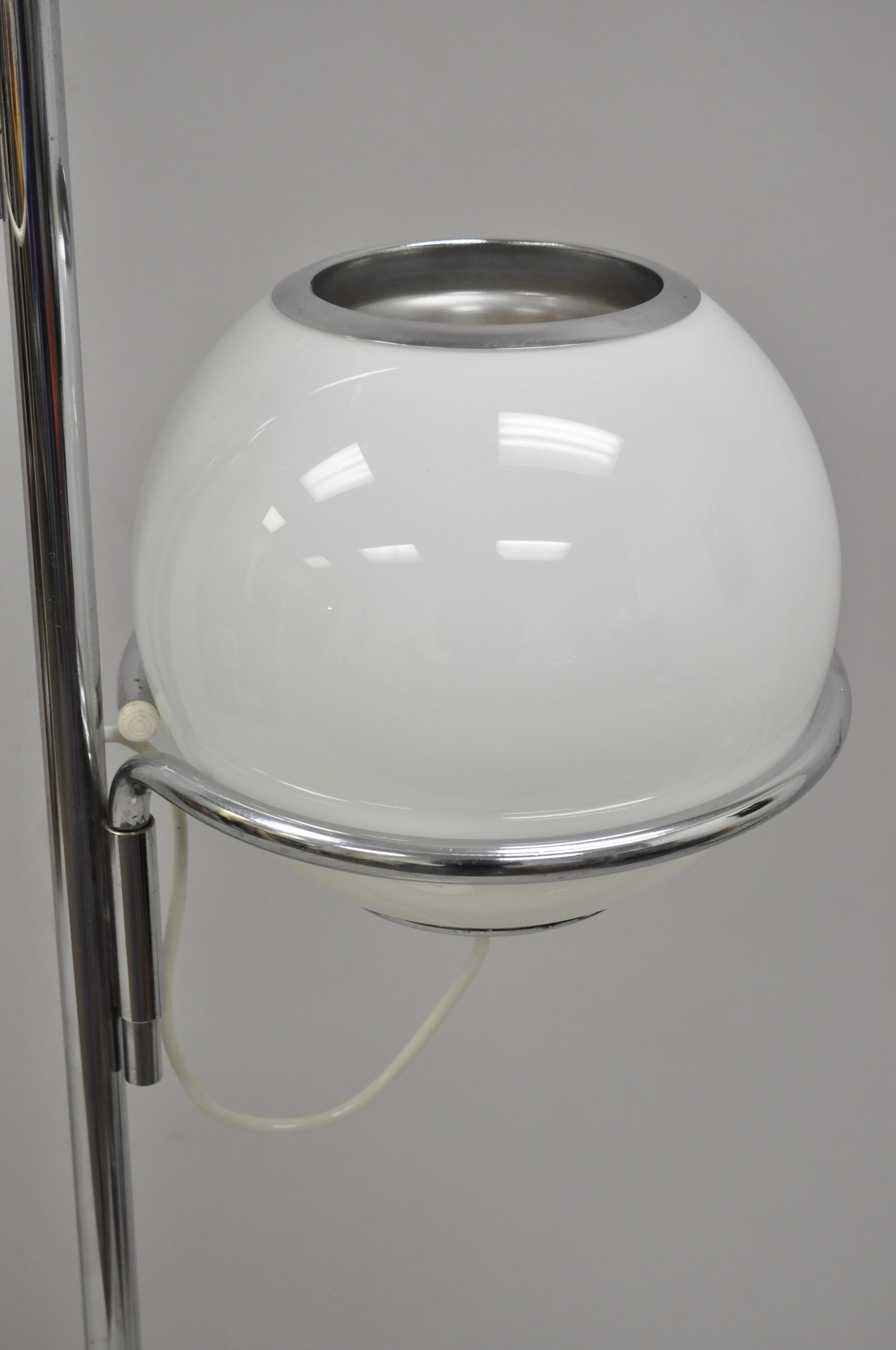 Lampadaire Reggiani Midcentury Italian Modern Double Glass Orb Chrome Marble Lamp en vente 2