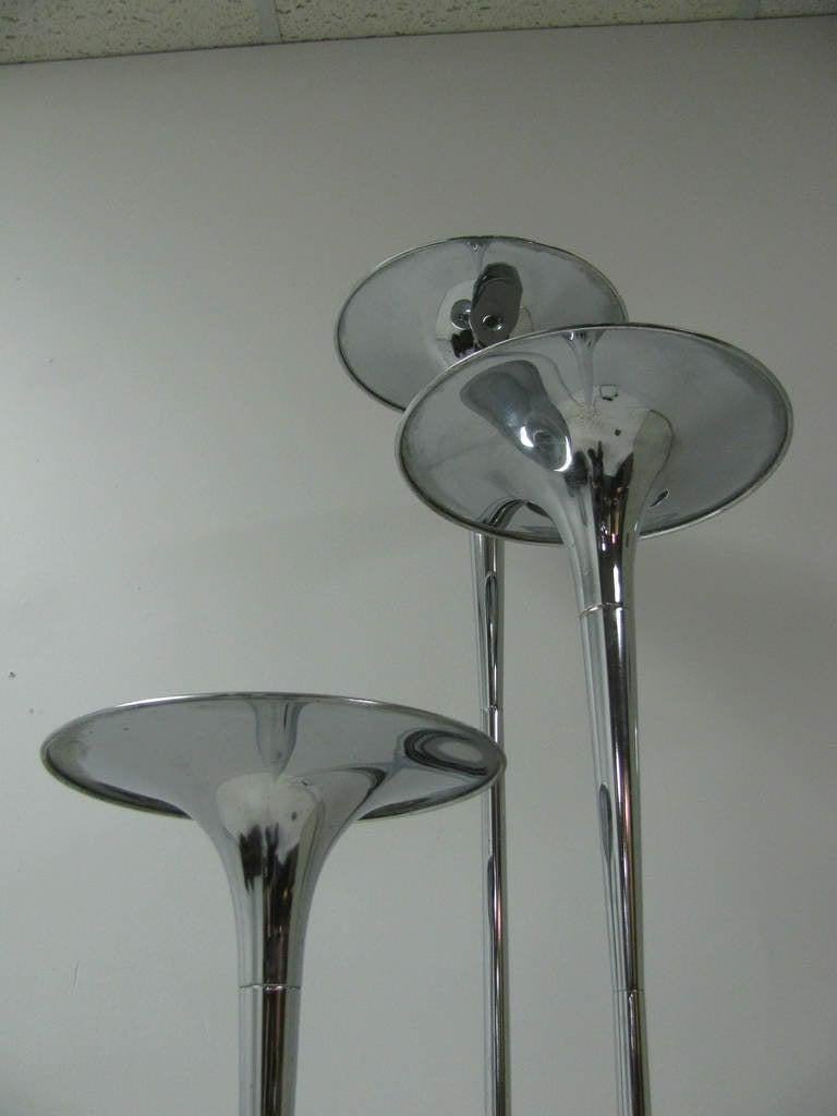 Mid-Century Modern Lampadaire trompette Reggiani moderne mi-siècle, Italie en vente