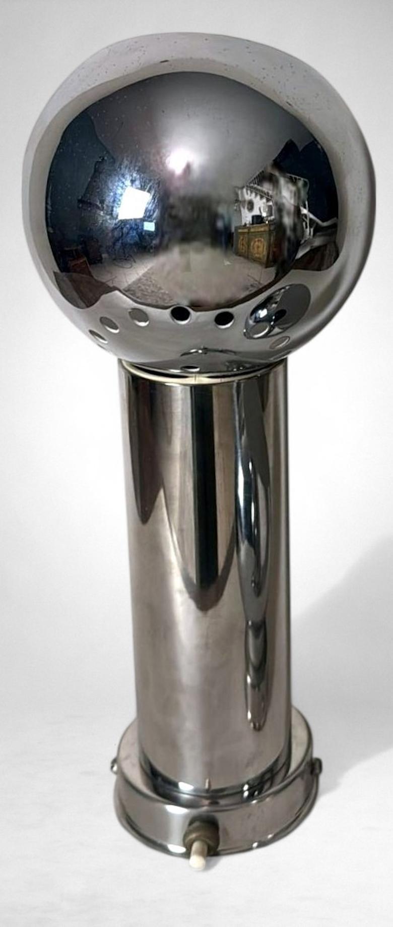 Reggiani Style Pair Of Italian Wall Sconces Space Age In Nickel-Plated Metal For Sale 4