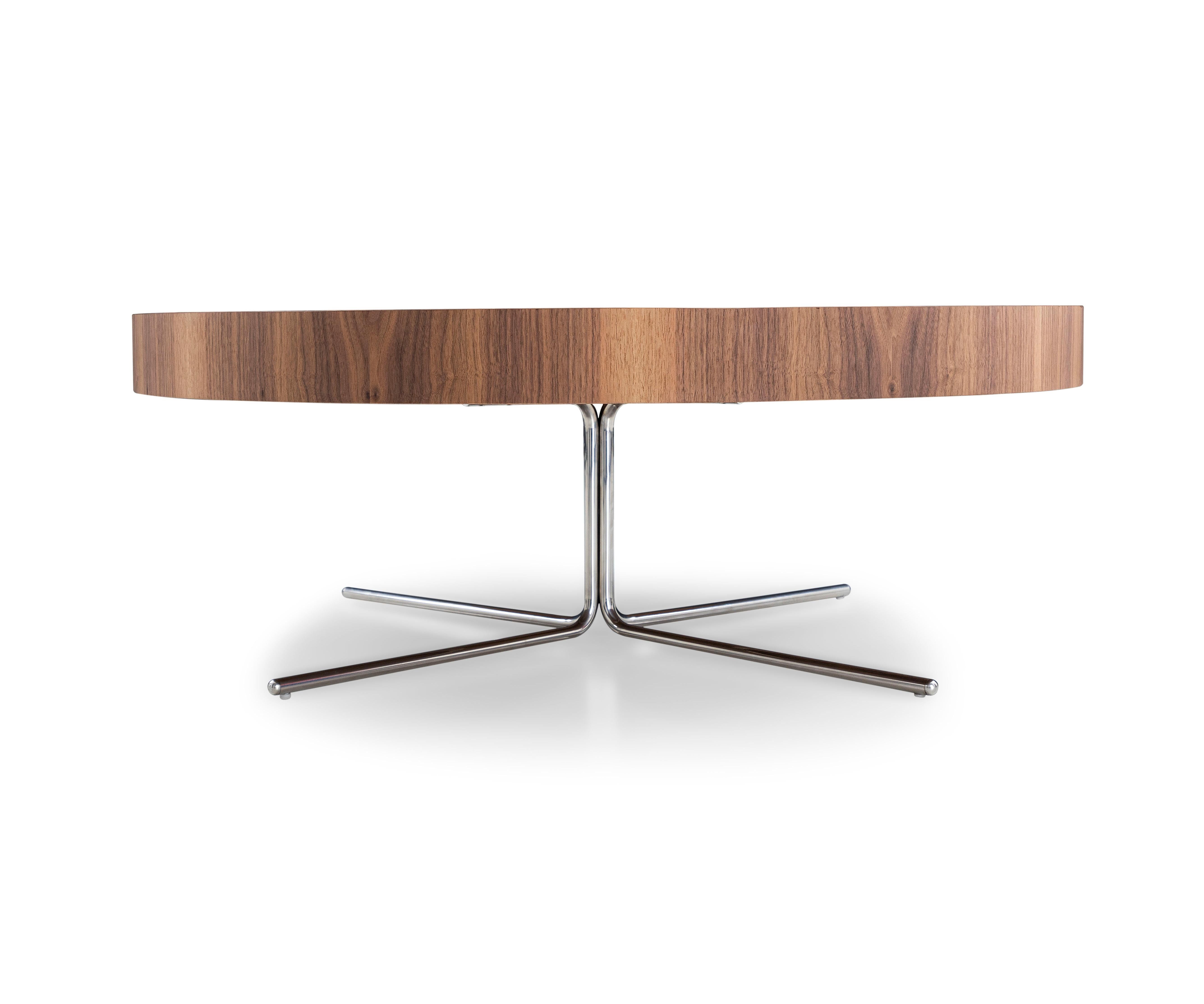 The stunning Regia occasional tables consist of a set of three tables with varying diameters and heights. The tabletop is imperial brown glass that imitates a beautiful brown marble with color veins running through it. Combined with a walnut rim and