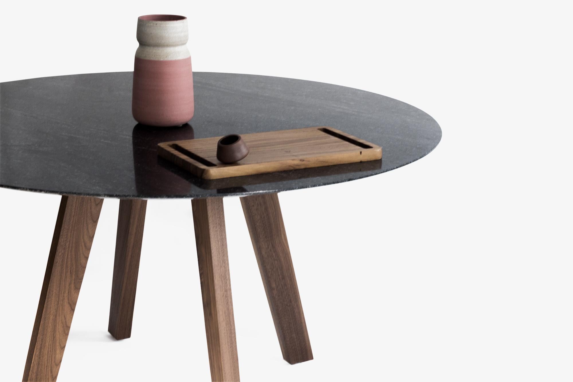 Moderne Regia, table ronde en granit et en Wood. en vente