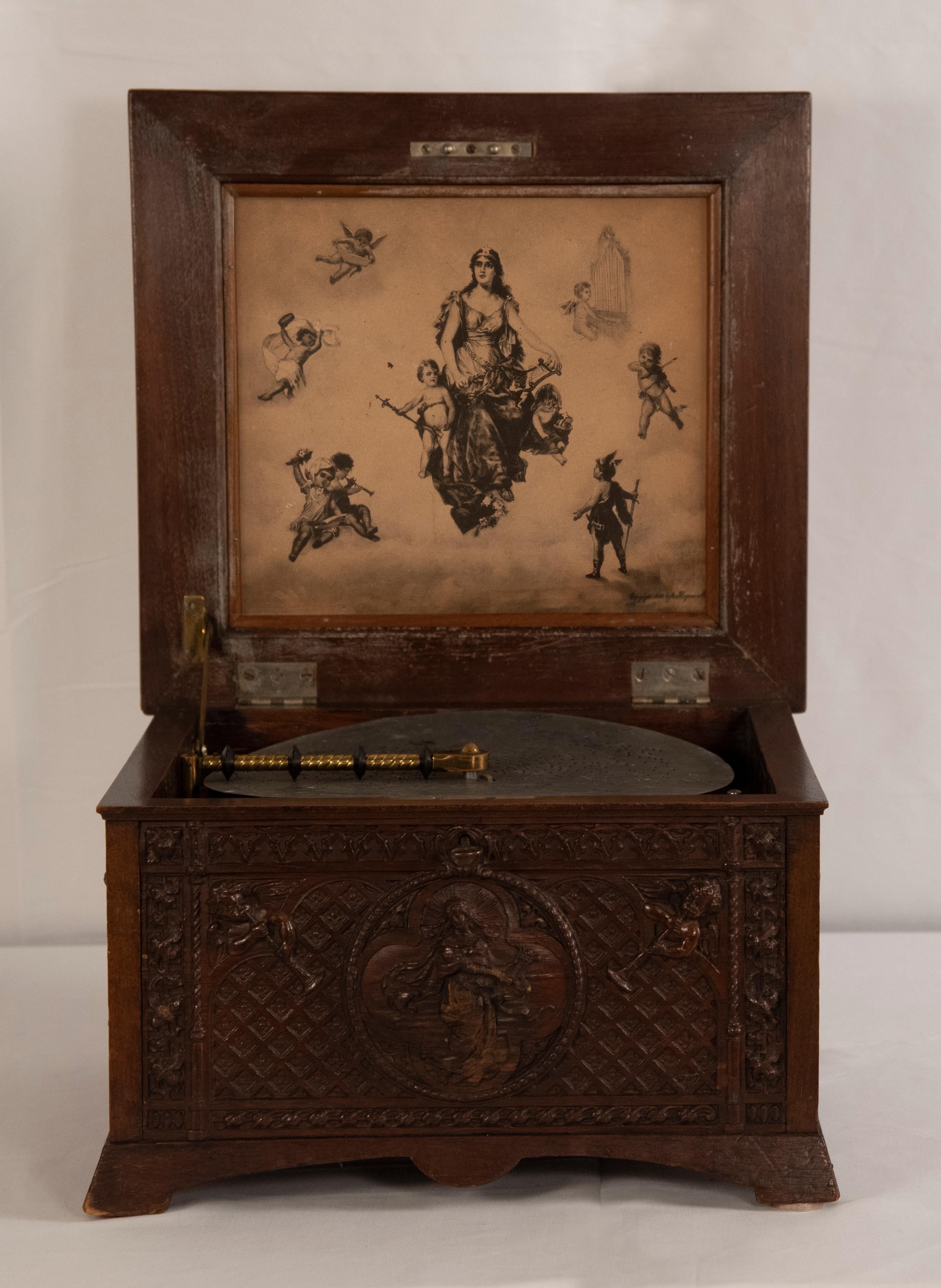 Late 19th Century Regina Wood Engraved Music Box