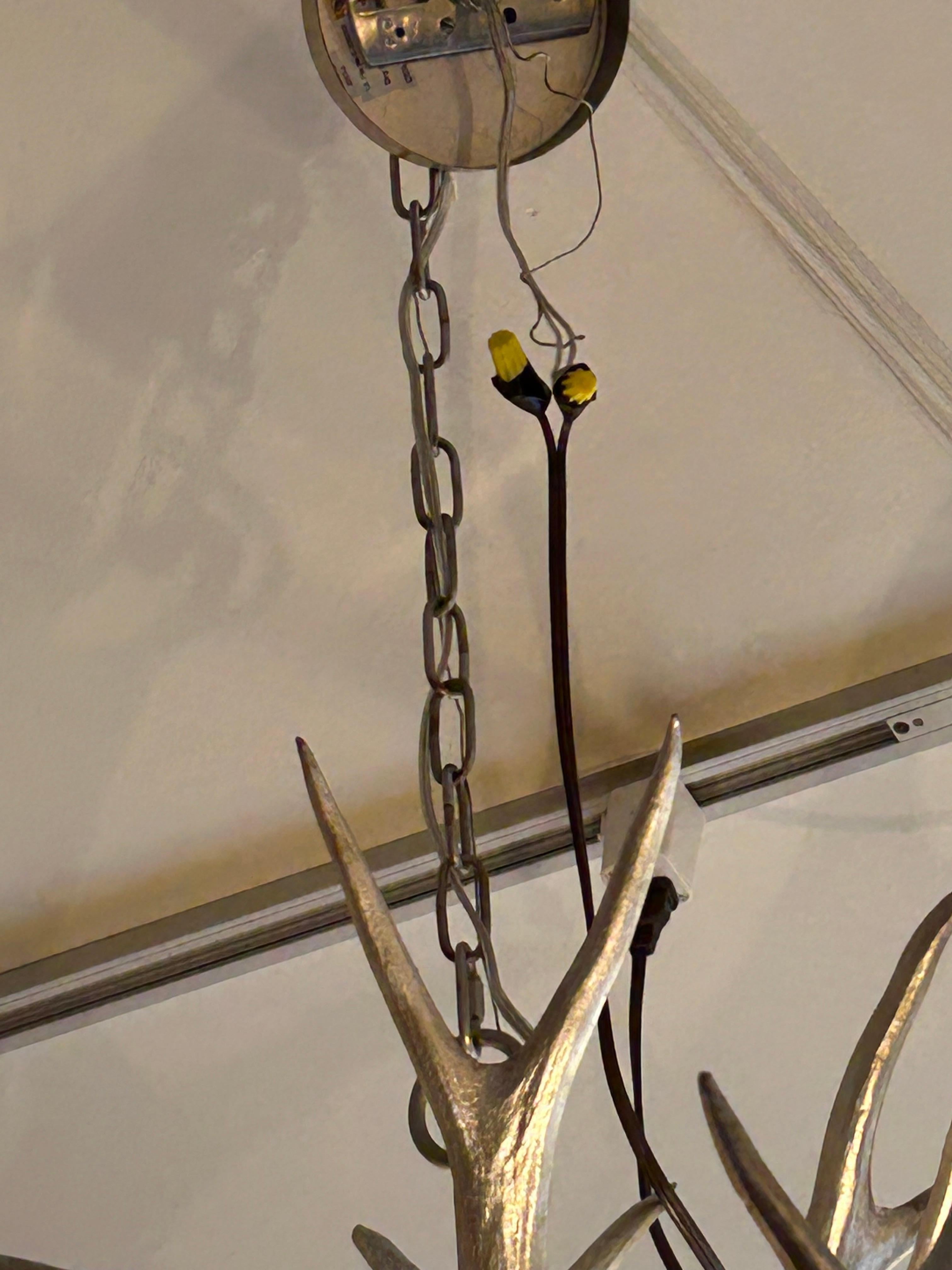 Regina Andrews Llamativa Lámpara de 6 Luces de Asta de Imitación a Hoja de Plata Plateado en venta