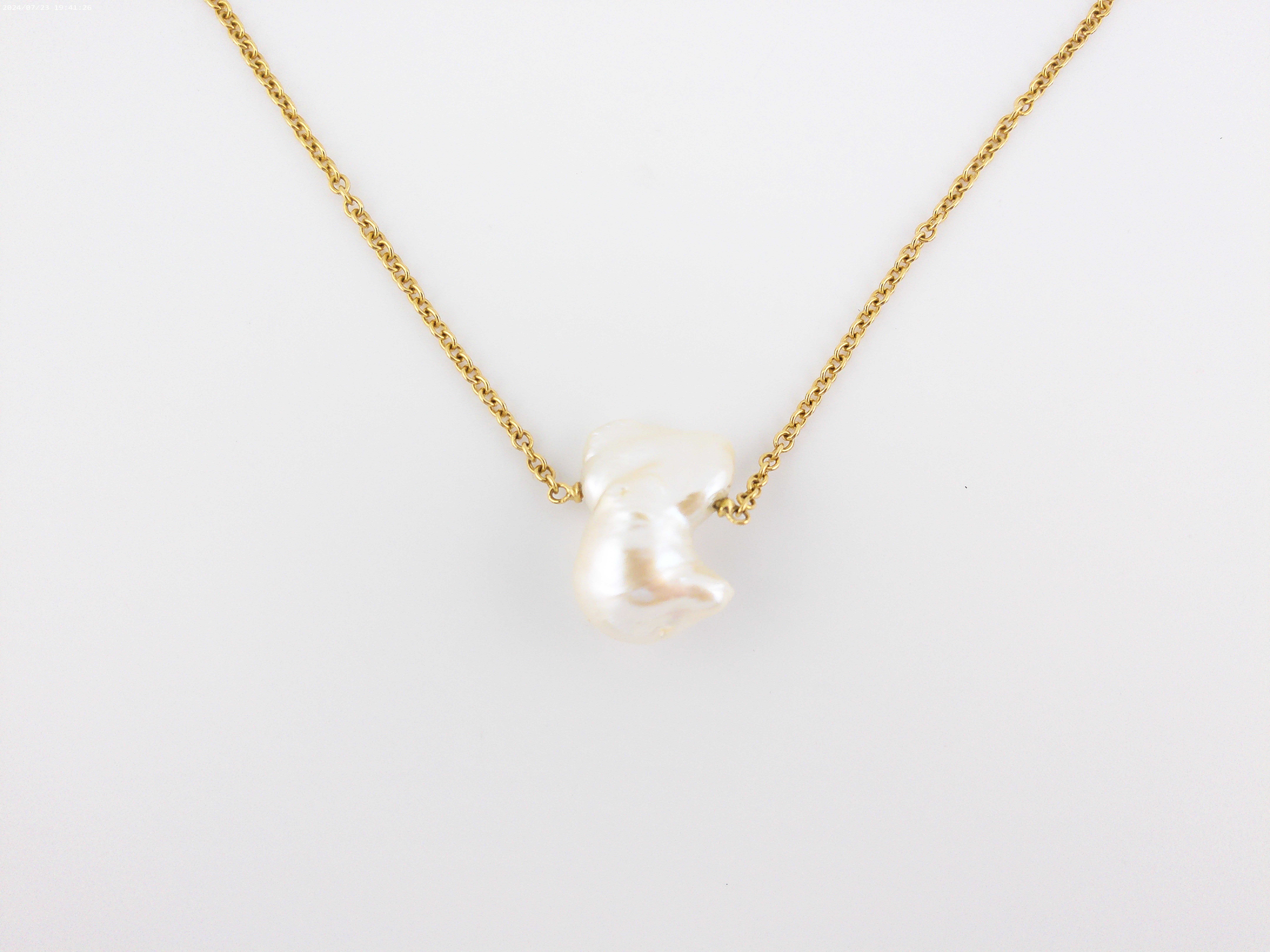 55 cm Yellow Gold Rolò Chain by Regina Gambatesa at Second Petale

About Gemstones:
Gold 18 kt, yellow Gold
Pearl

ABOUT the CREATOR
REGINA GAMBATESA : AN ARTIST OF SPIRIT AND FORM
Regina Gambatesa is a jewelry artist who strives to transform