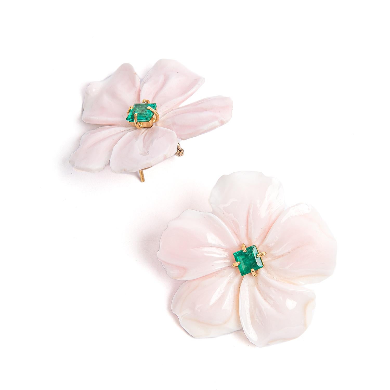 Shell Flower Earrings by Regina Gambatesa at Second Petale Gallery

About the Gemstones :
Emeralds ct. 1,38
Gold 18 kt, yellow gold

ABOUT the CREATOR
REGINA GAMBATESA: AN ARTIST OF SPIRIT AND FORM
Regina Gambatesa is a jewelry artist who strives to