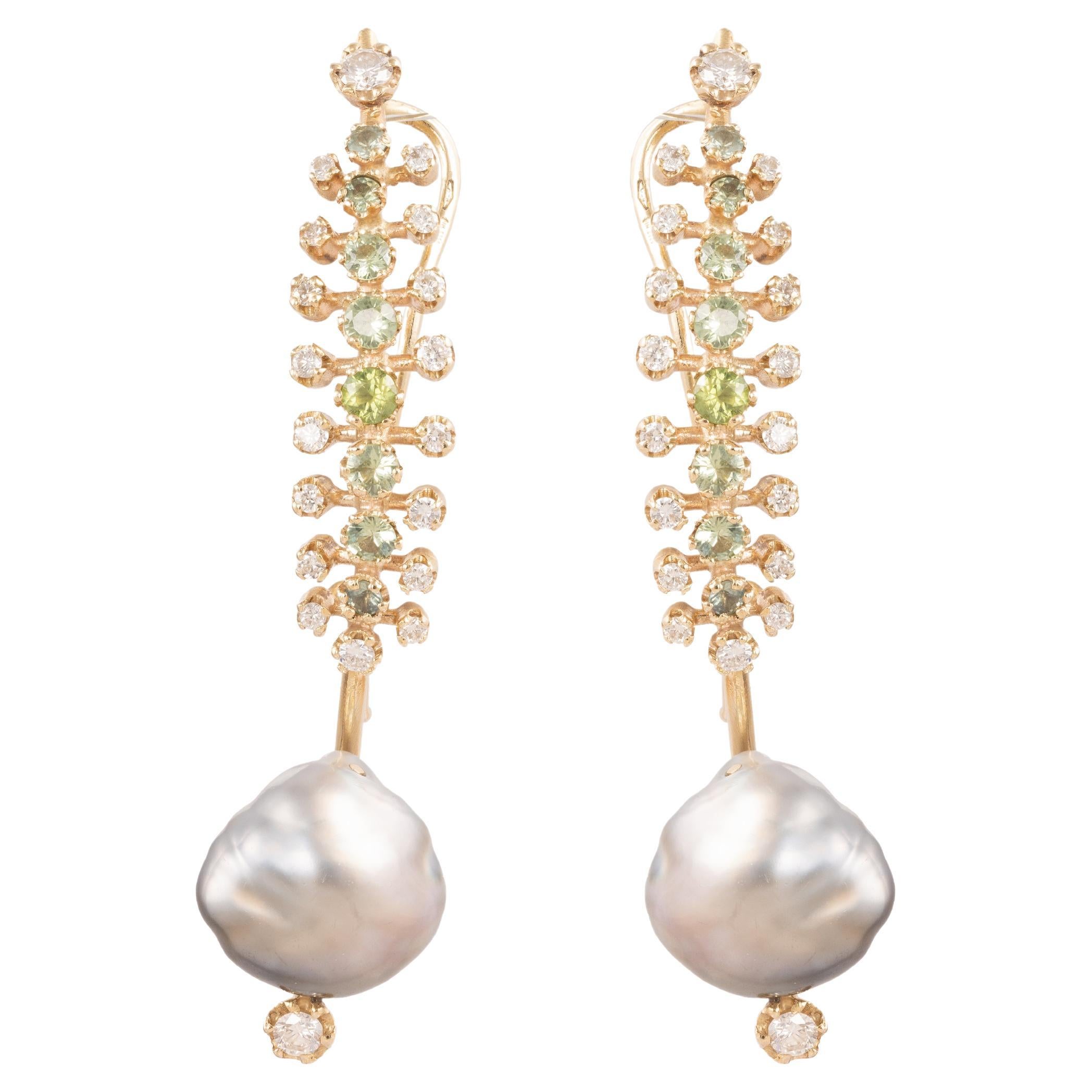 Regina Gambatesa Fly Earrings with Green Sapphire Diamonds and Tahiti Pearls For Sale