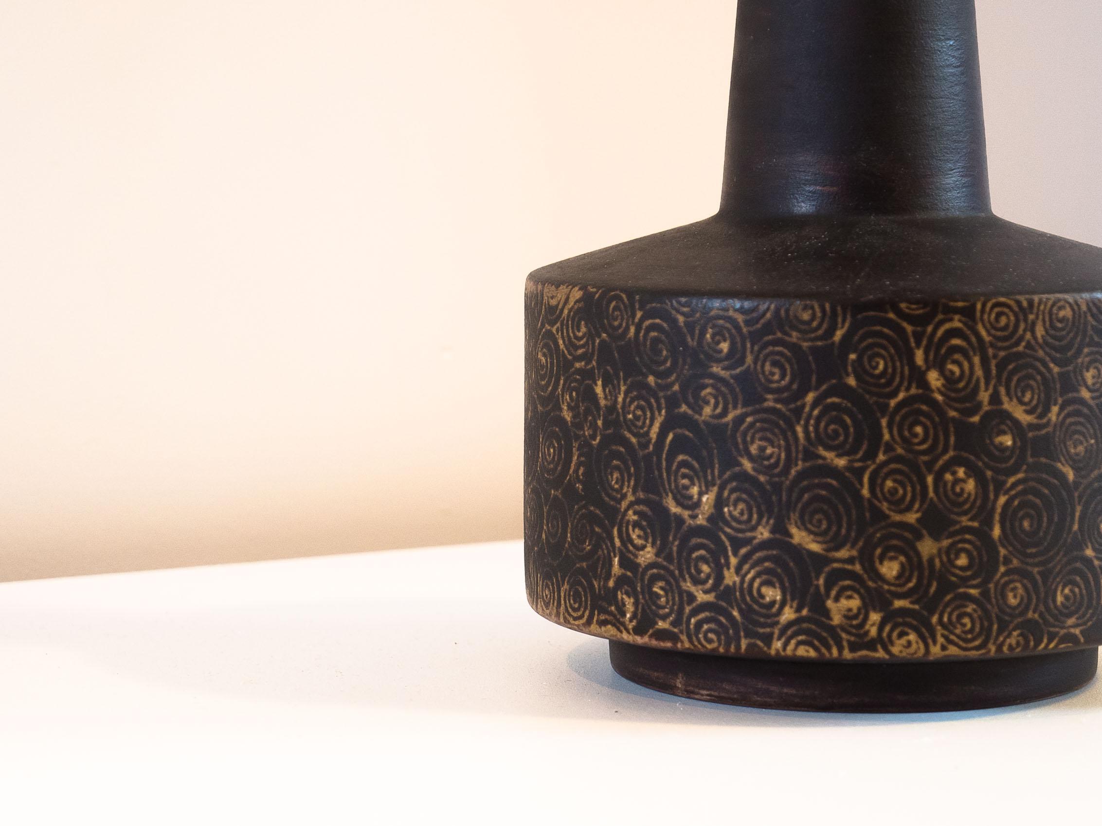 Regina Holland pottery vase In Good Condition For Sale In Heerhugowaard, NL