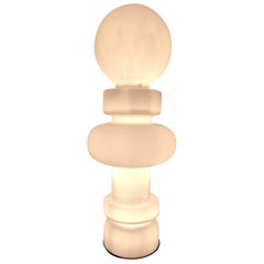 "Regina" Opaque White Glass Lamp by Bobo Piccoli for Fontana Arte, circa 1968
