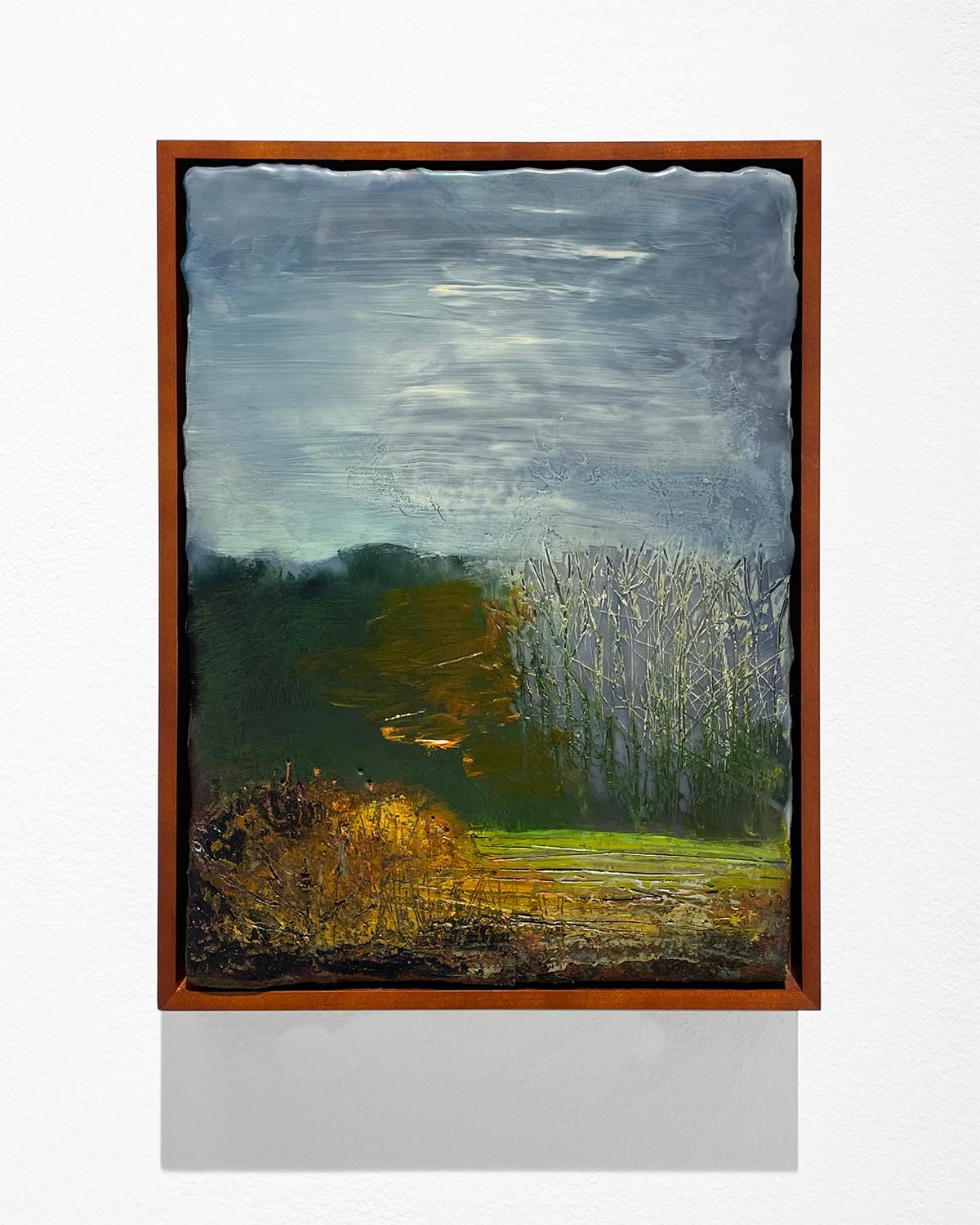 Luz de noviembre (Paisaje encáustico de bosque a finales de otoño por Regina Quinn) - Painting de Regina Quinn 