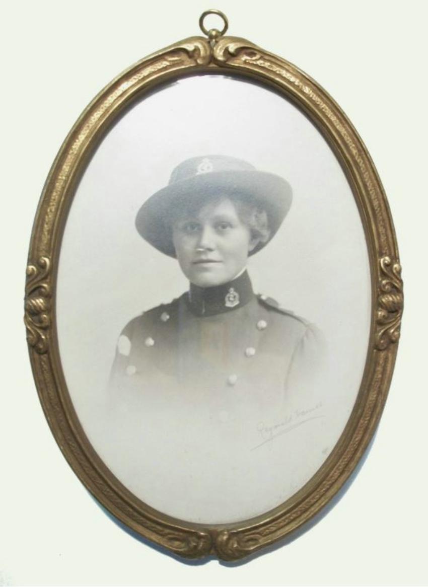 REGINALD HAINES 1872 to 1942 (active 1900-1910's) - Antique military portrait by an important British photographer - HAINES portraits are in the permanent collection of the National Portrait Gallery in London U.K. - his portraits feature royalty and