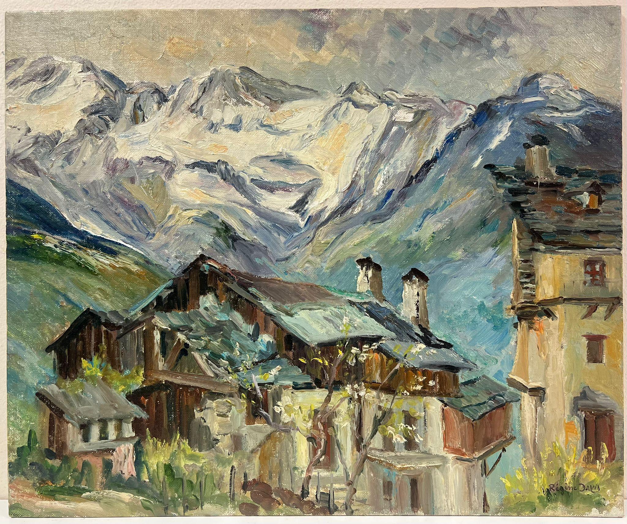 Rustikale Holz Chalets Vanoise, Alpin- Village mit Schneegräsern und Bergspitzen – Painting von Regine David