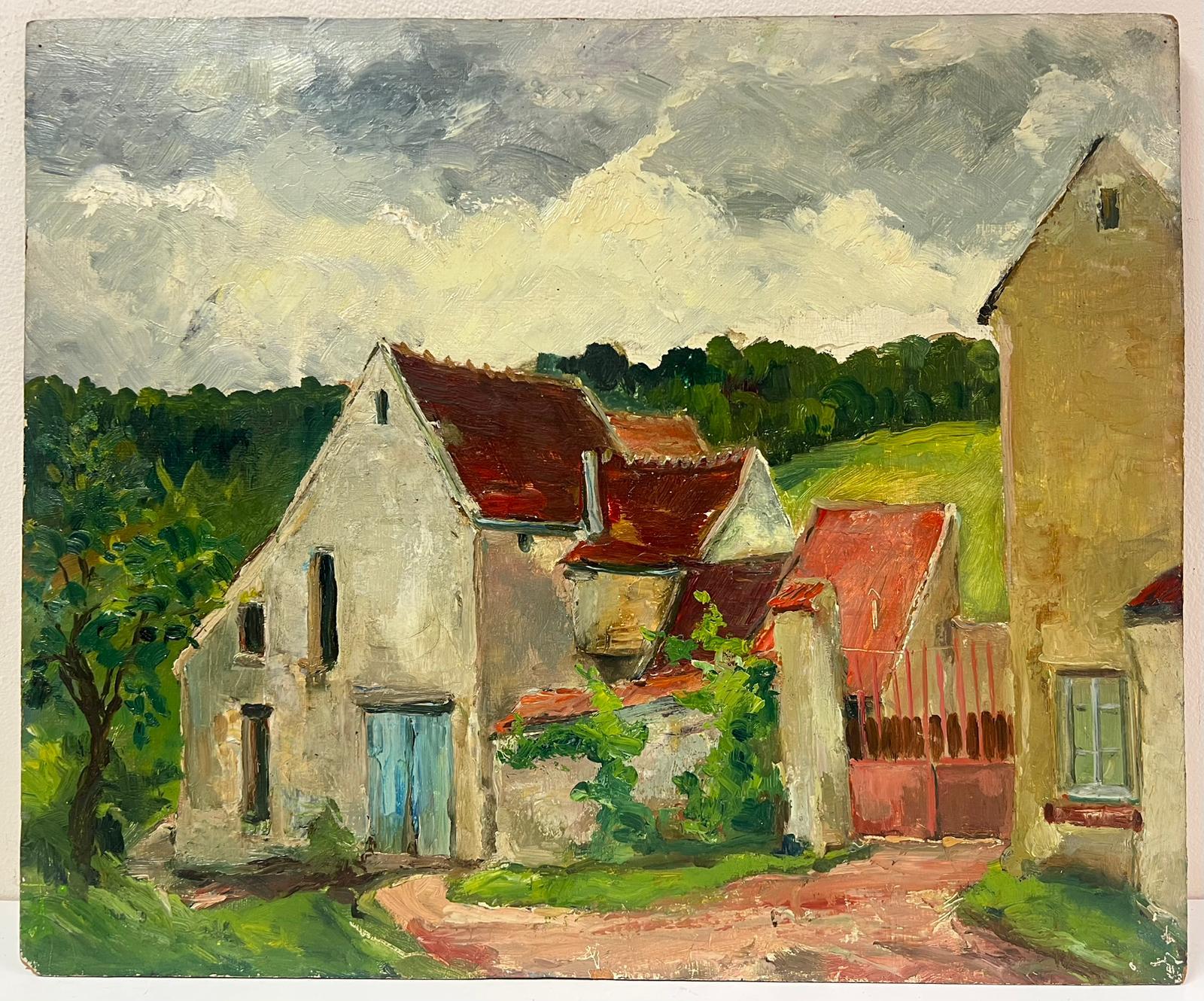 Encantadora escena de pueblo rural francés con casas rústicas de piedra y tejados de tejas rojas - Painting de Regine David