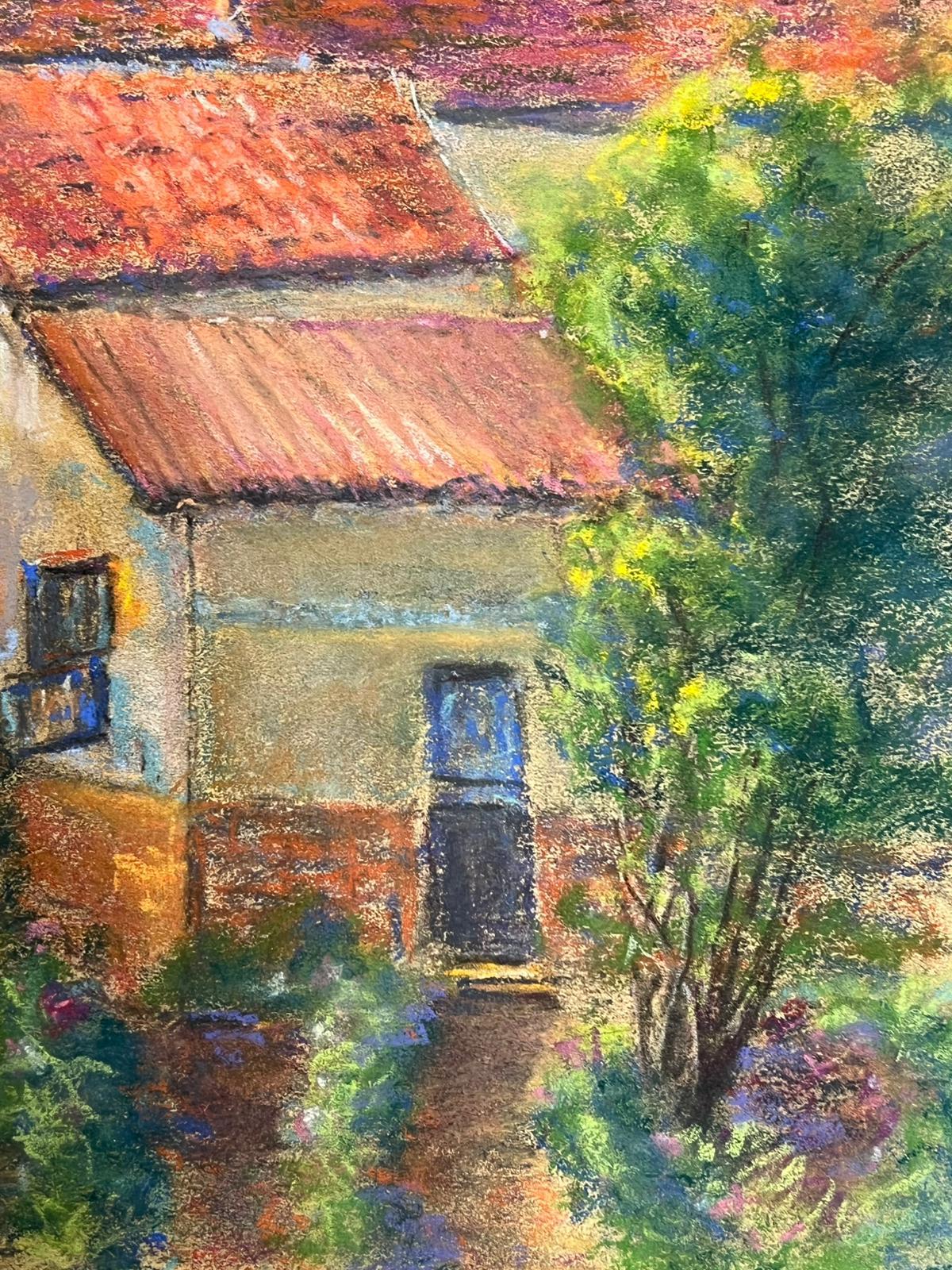 Incantevole scena di mulino ad acqua con fogliame lussureggiante e vibrante paesaggio pastello - Landscape Painting Grigio di Regine David