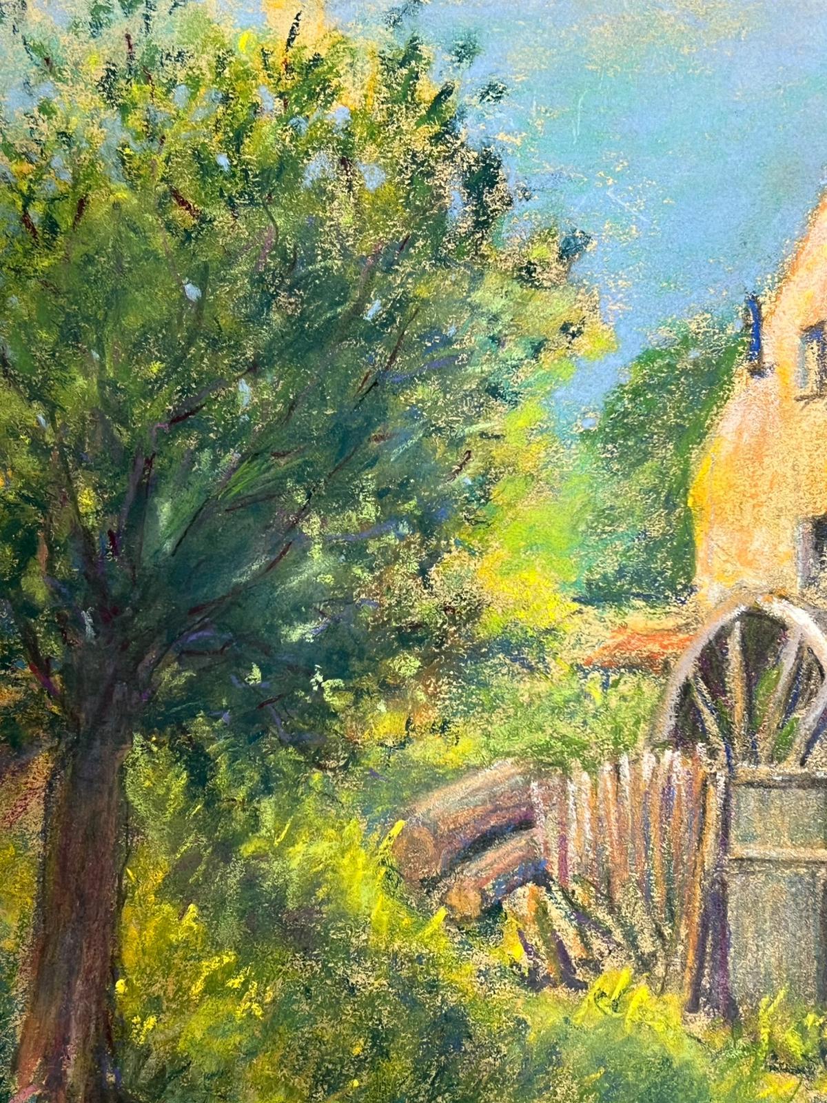 Incantevole scena di mulino ad acqua con fogliame lussureggiante e vibrante paesaggio pastello in vendita 2