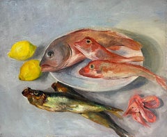 Mitte des 20. Jahrhunderts 1950er Jahre Französisch Öl Stillleben rosa Fisch & Zitronen auf Teller