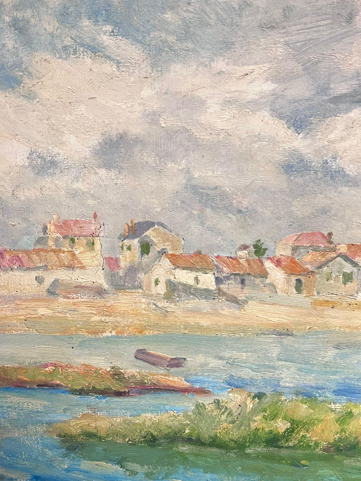 Mediados del siglo XX Años 50 Óleo francés postimpresionista Estuario costero y casas - Landscape Painting Beige de Regine David