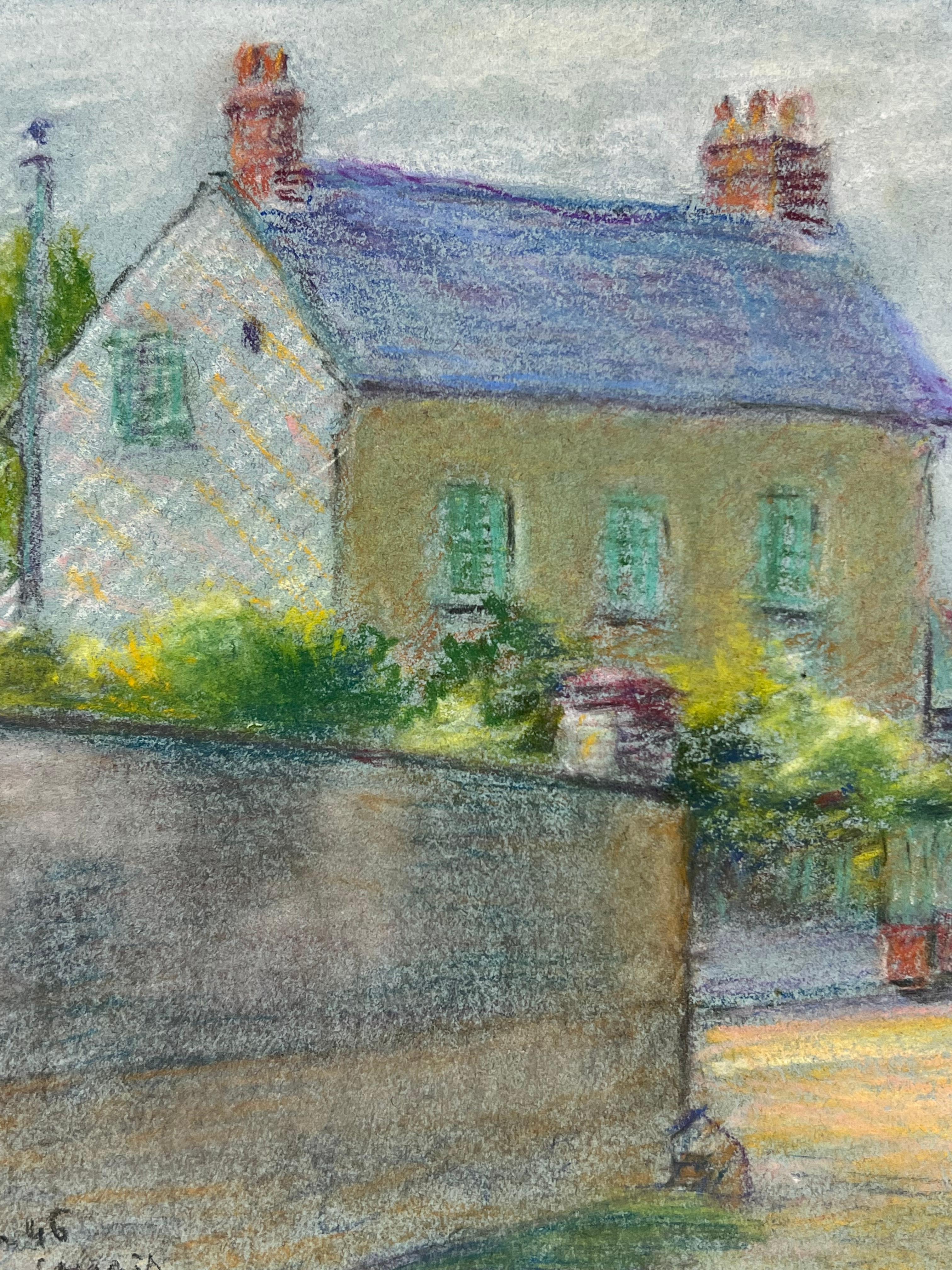 Ruhige Dorfecke
von Regine David (französische Künstlerin, 1910-2018)
Pastellmalerei auf Künstlerpapier, geklebt auf Künstlerpapier
Gemälde: 9 x 13,5 Zoll
Zustand: Das Gemälde ist in ausgezeichnetem Zustand, mit leuchtenden Farben und gut erhaltenen
