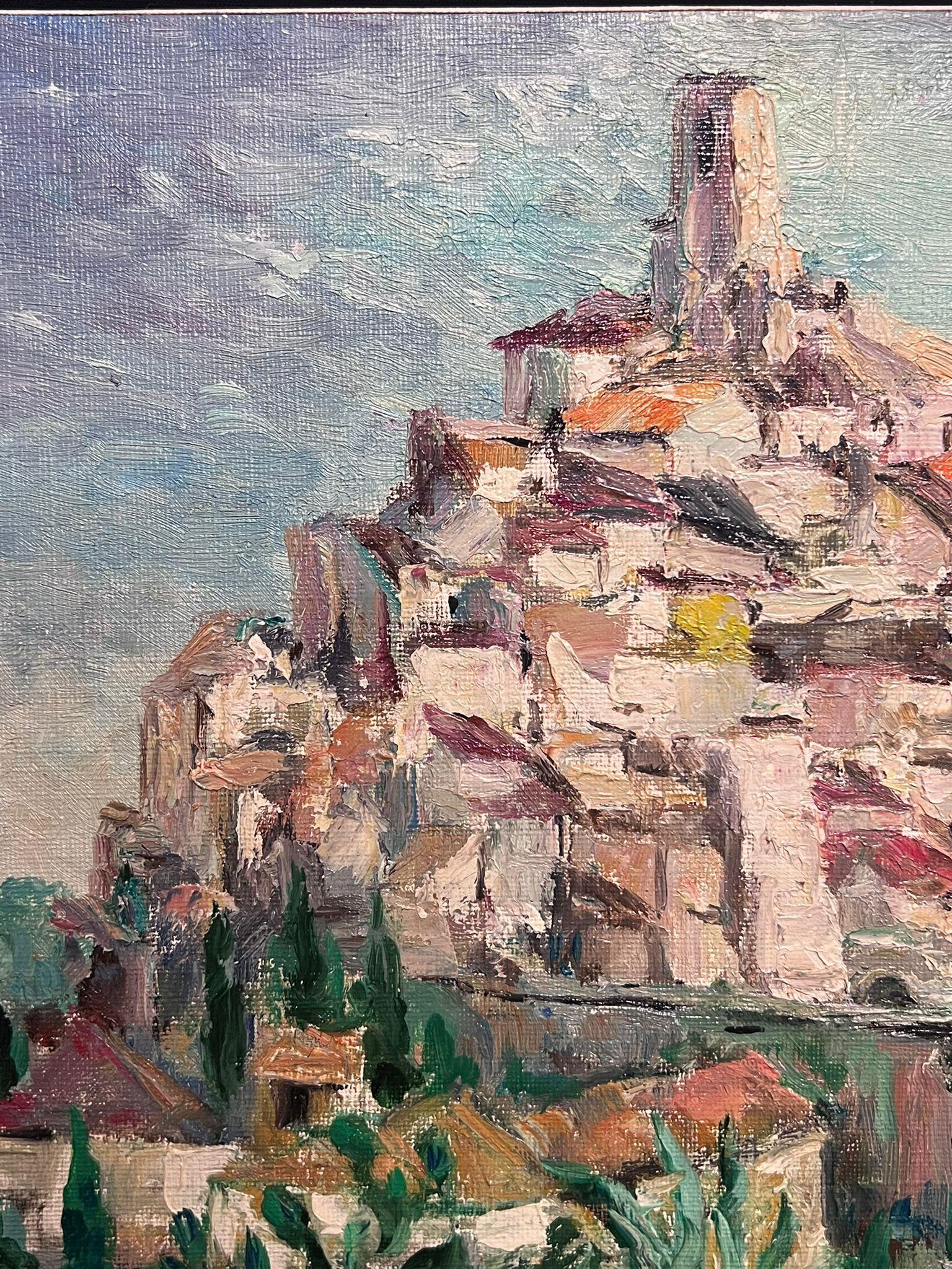 St. Paul de Vence Provenza 1960 Pueblo de la cima de la colina Óleo postimpresionista francés - Landscape Painting Marrón de Regine David