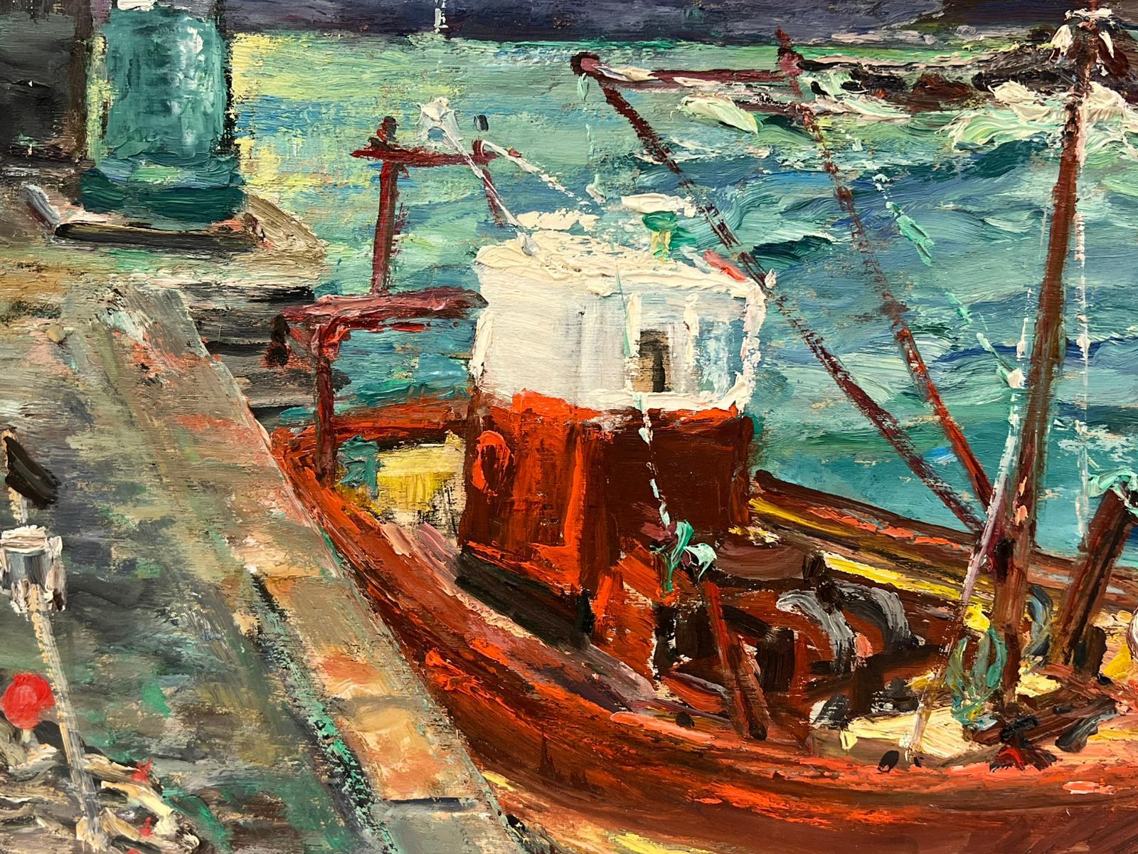 Vibrante escena costera de un barco pesquero atracado junto a un faro Paisaje francés en venta 2