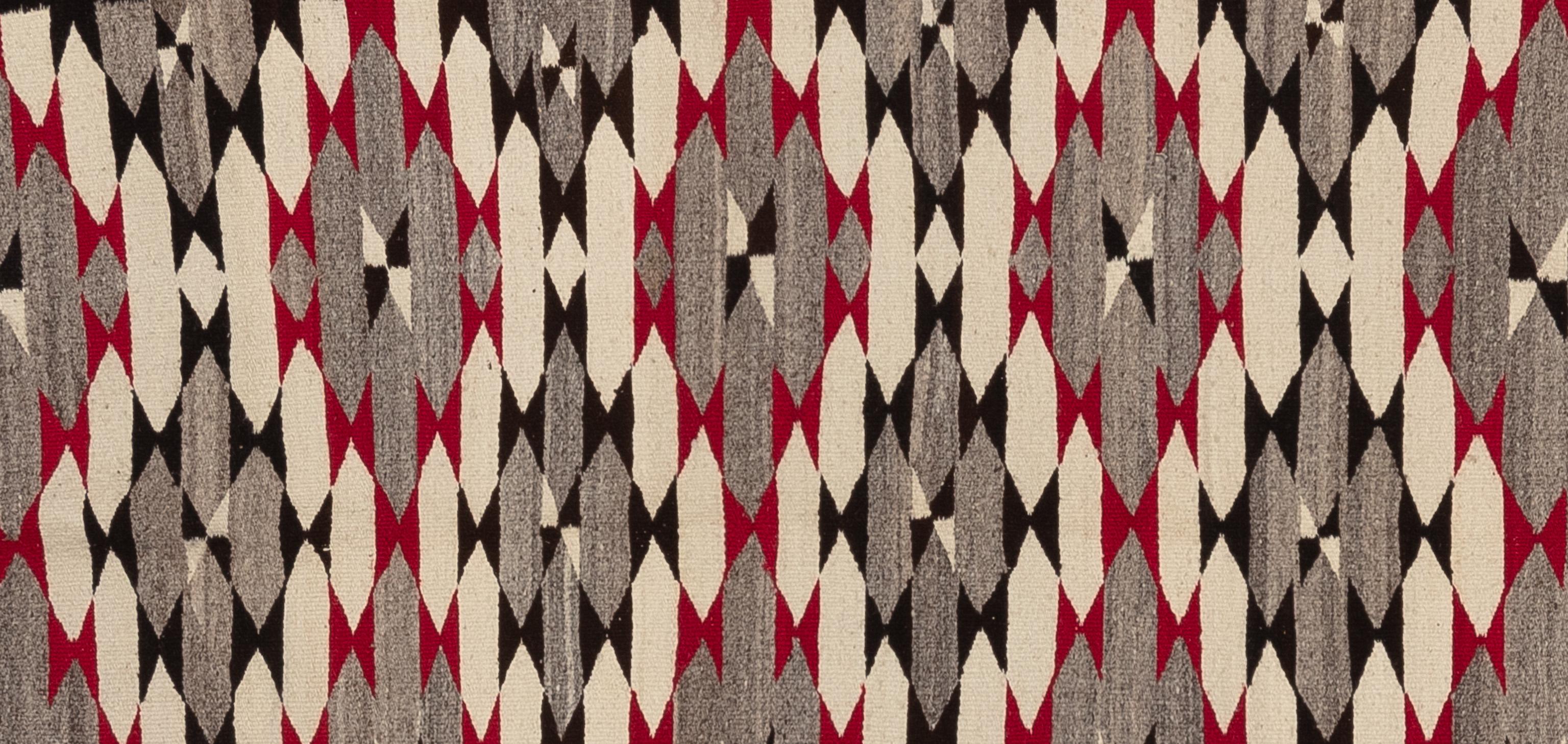 Regional Style Rug (Navajo) im Angebot