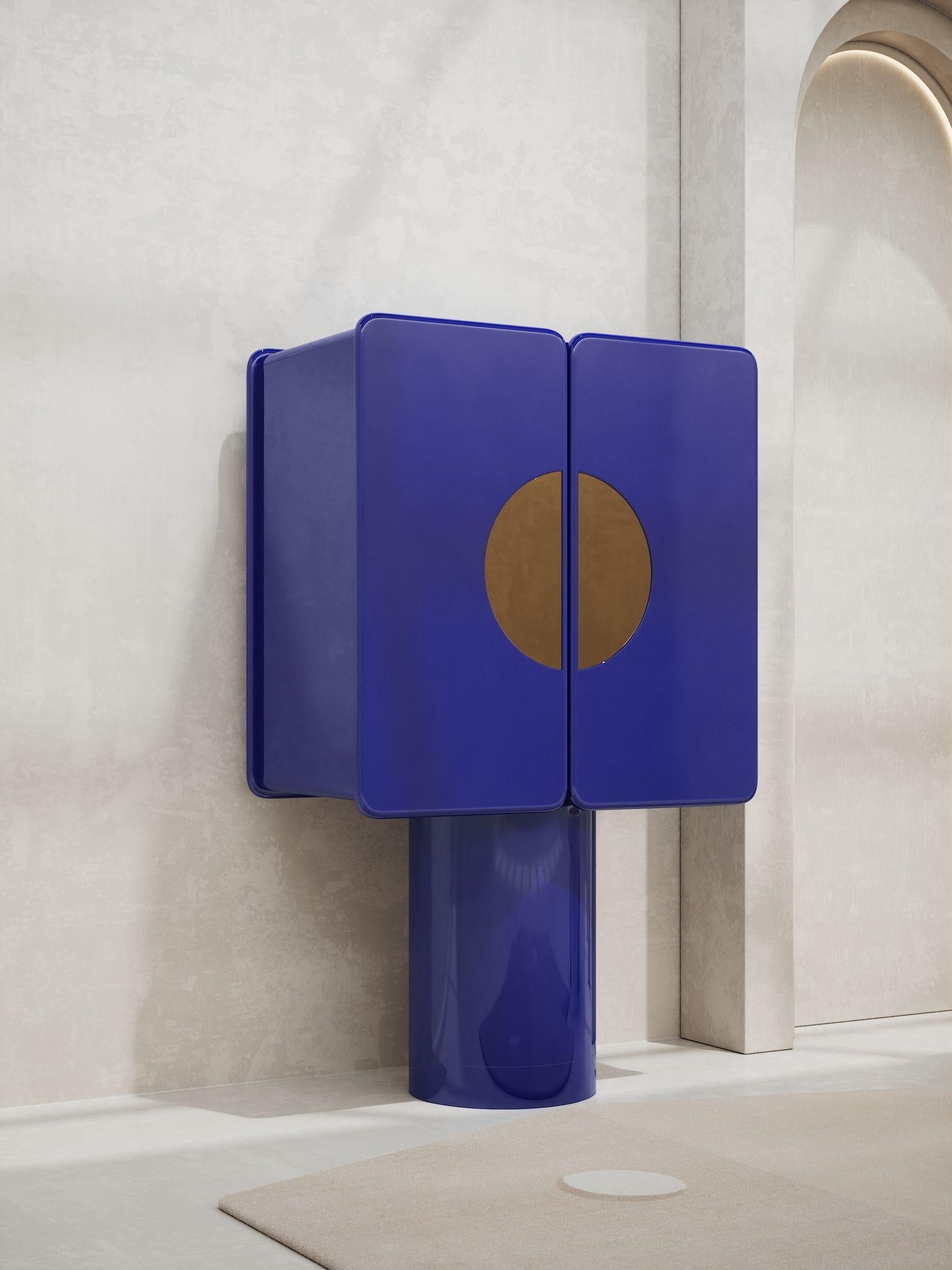 Fait main Meuble de bar Regis Ultramarine bleu et or en vente