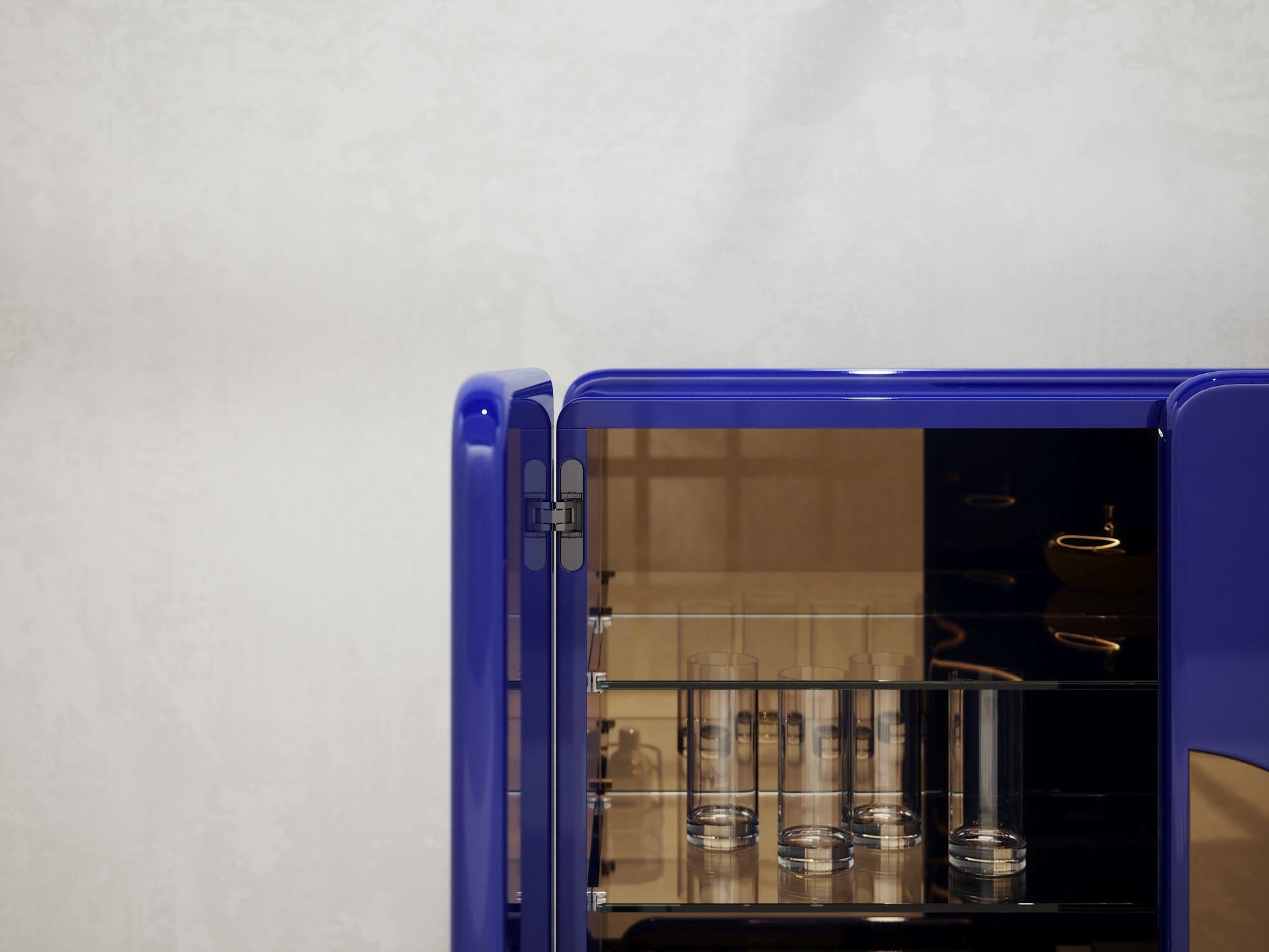 XXIe siècle et contemporain Meuble de bar Regis Ultramarine bleu et or en vente