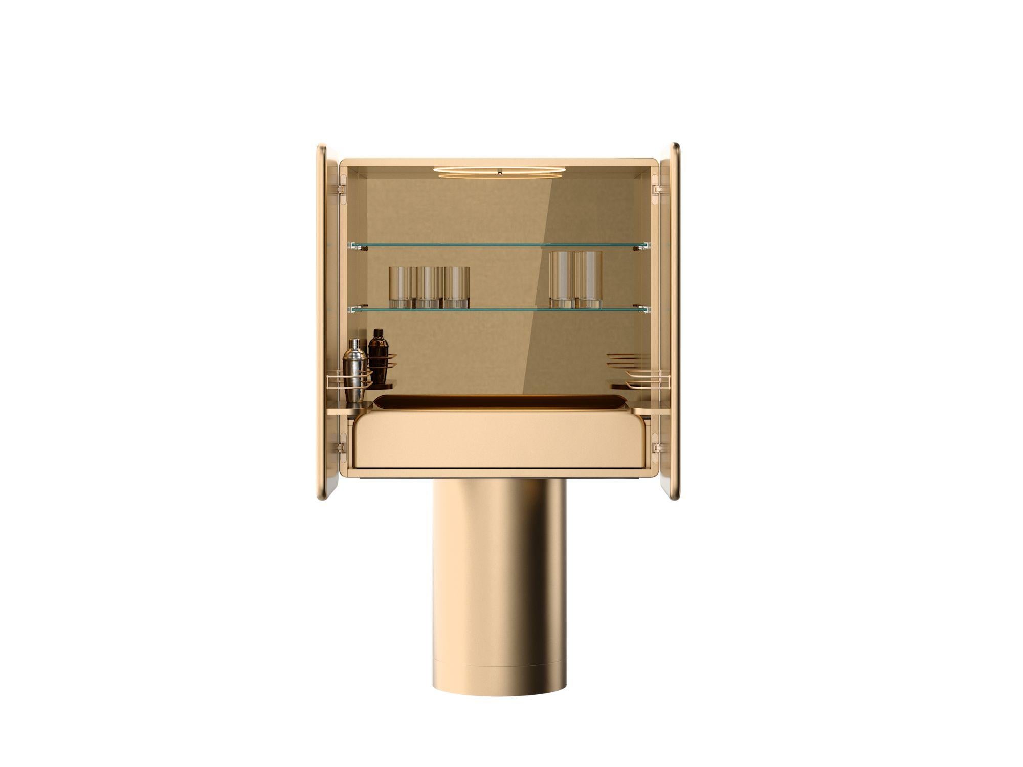 XXI secolo e contemporaneo REGIS GOLD bar cabinet in vendita