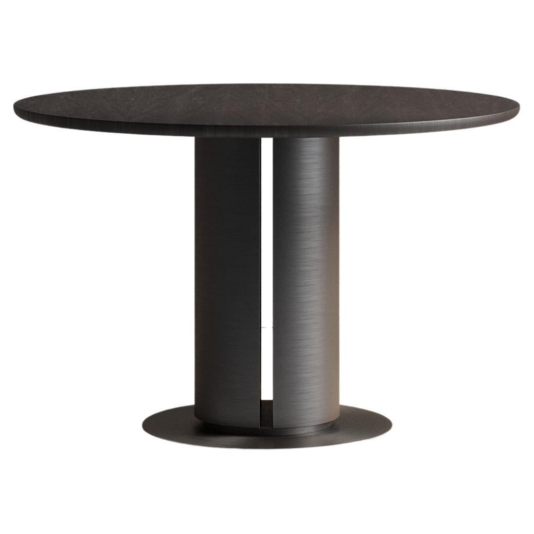 Table de salle à manger 'Regolith' Noyer massif, placage noyer, laiton bronze foncé en vente