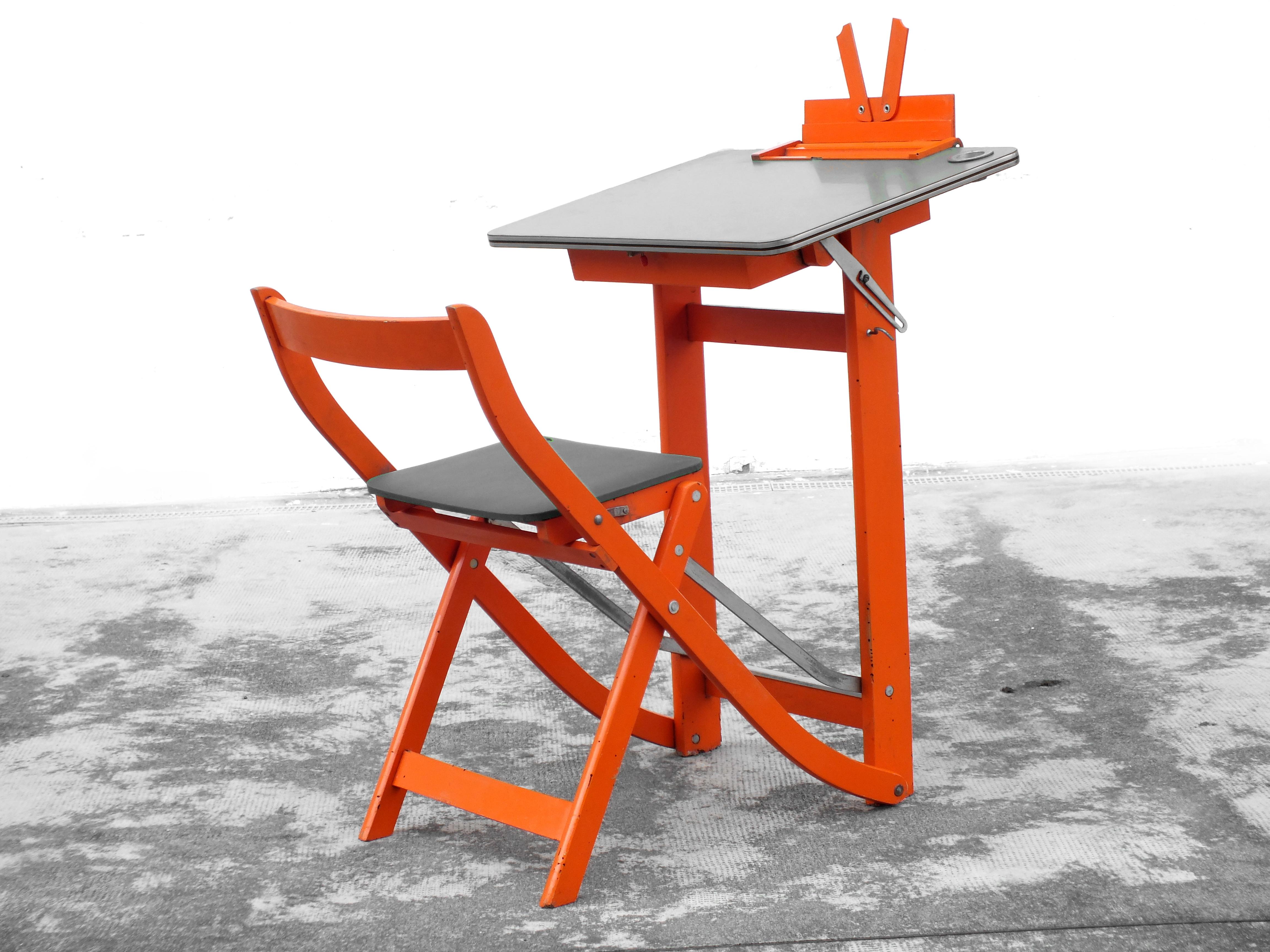 Italian Reguitti Italy design in years '60 rare children desk school in wood For Sale