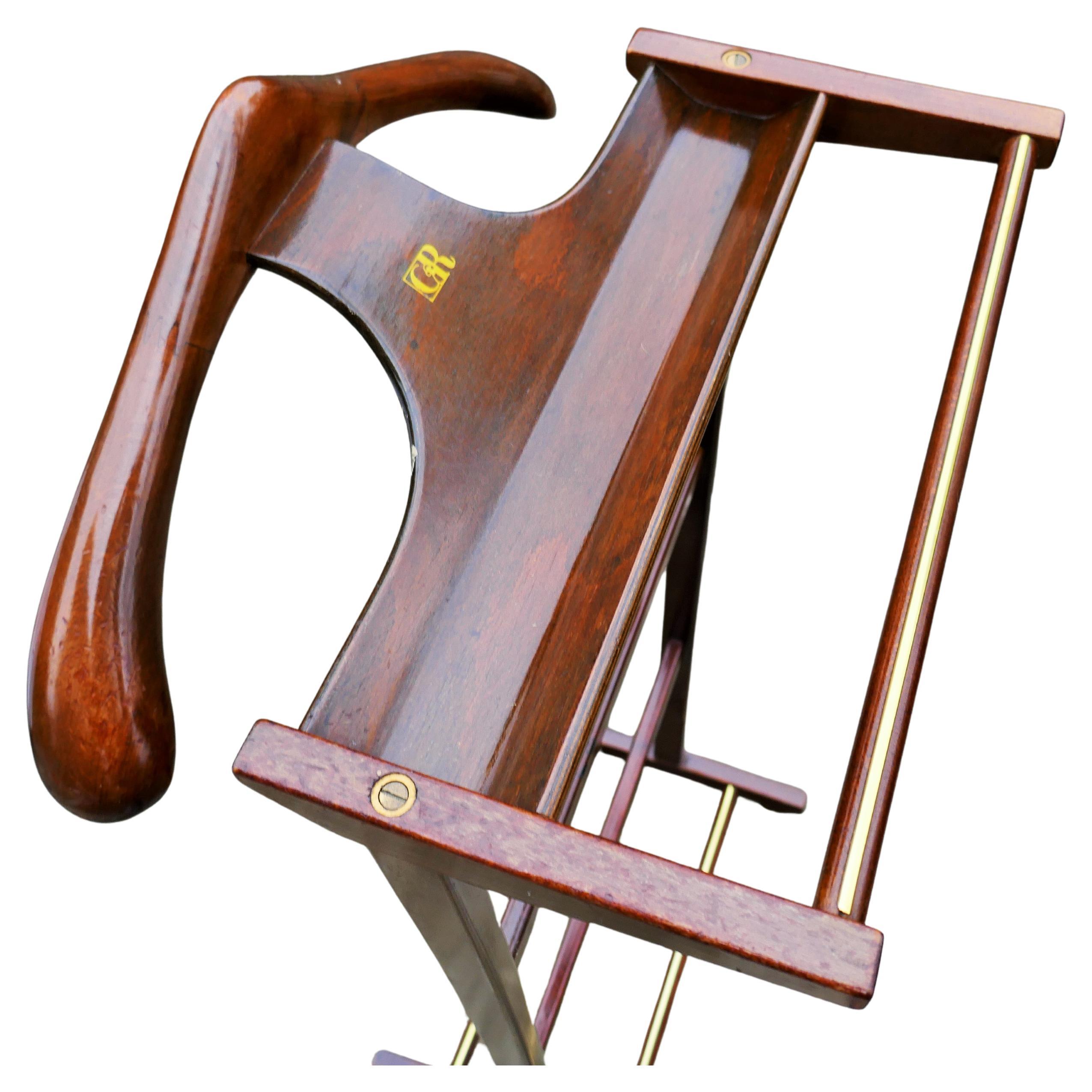 Porte-manteau en bois de style Reguitti. - Logo CR en vente 1