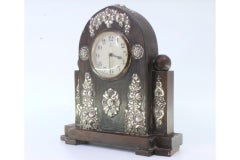 Regulator clock in solid wood with silver applications