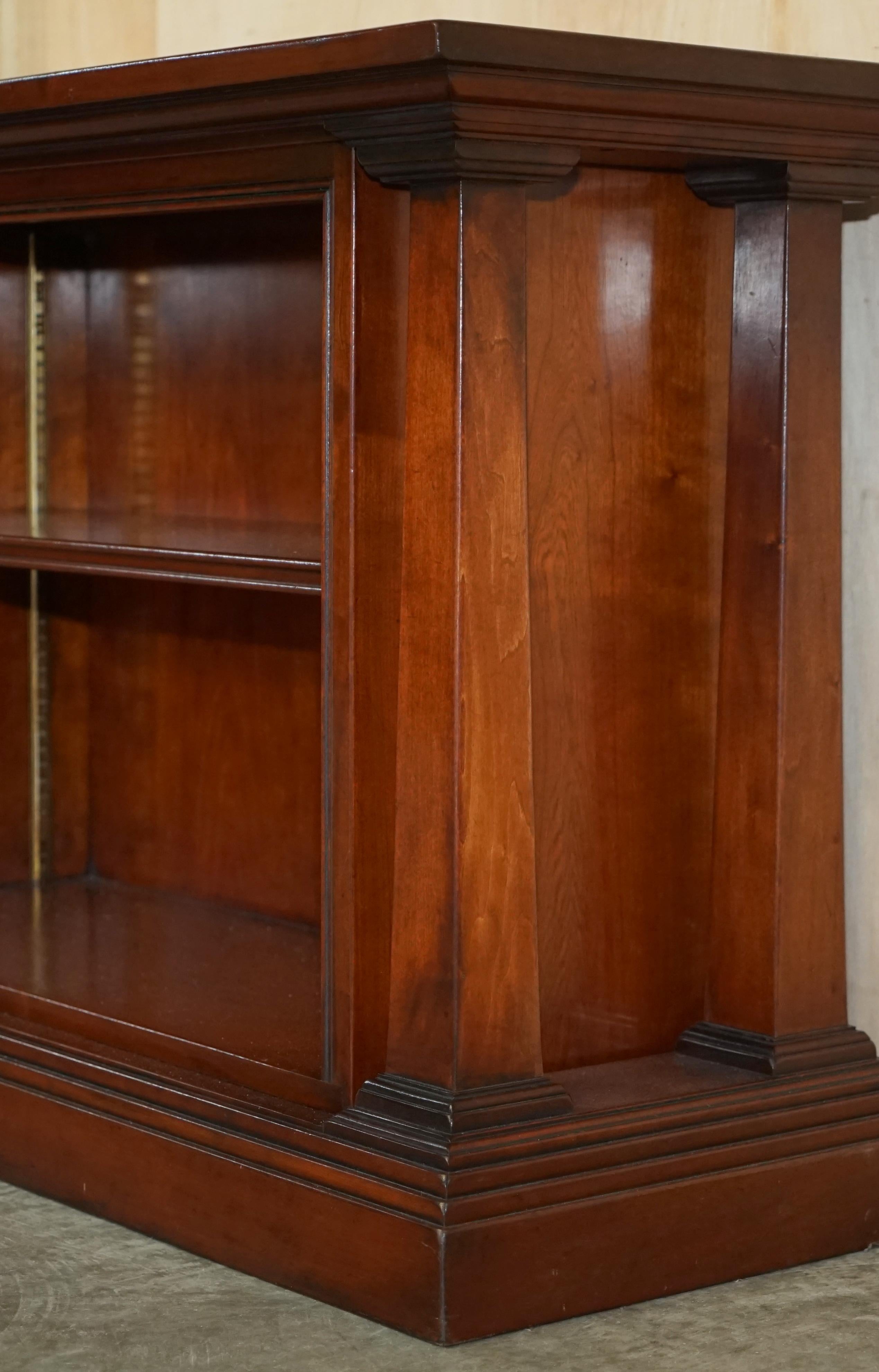 Bibliothèque de la Première Guerre mondiale Reh Kennedy Harrods London en bois dur massif à piliers ouverts en vente 6