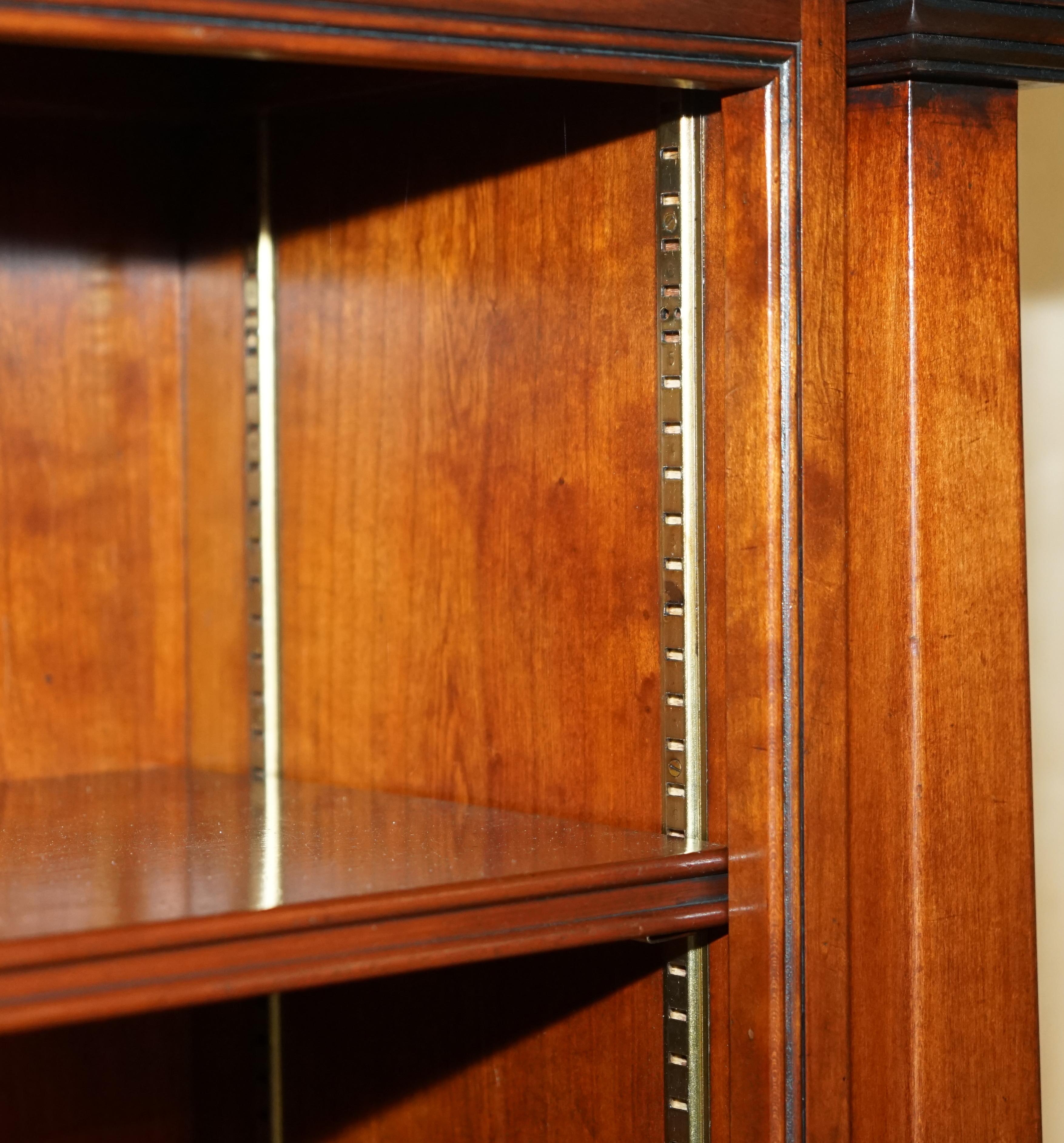 Bibliothèque de la Première Guerre mondiale Reh Kennedy Harrods London en bois dur massif à piliers ouverts en vente 7