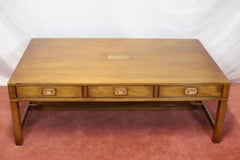 R.E.H. Kennedy Lovely Military Campaign Style Coffee Table (Table basse de style campagne militaire)