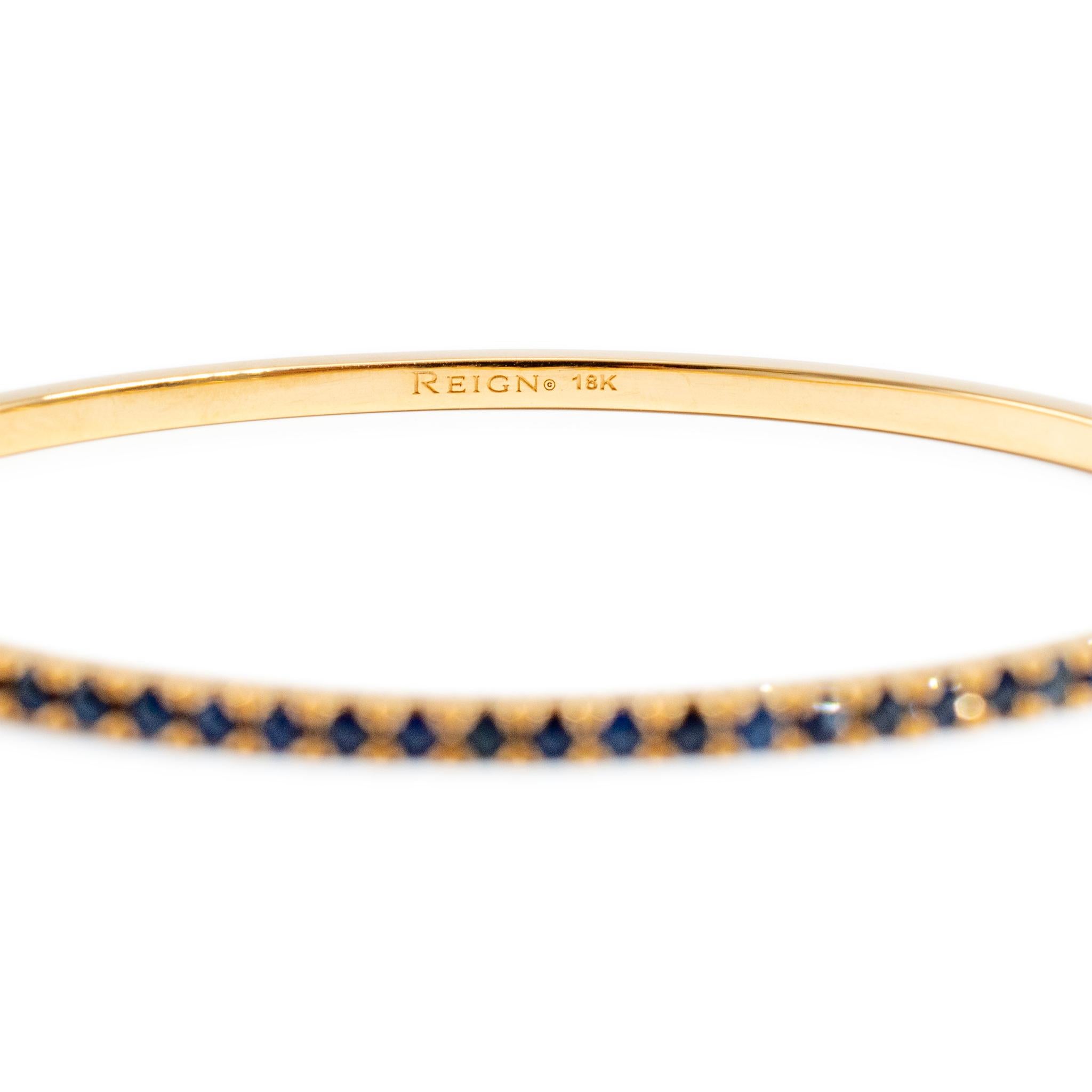 Reign Armreif aus 18 Karat Gelbgold mit Pavé-Saphir im Zustand „Hervorragend“ in Houston, TX
