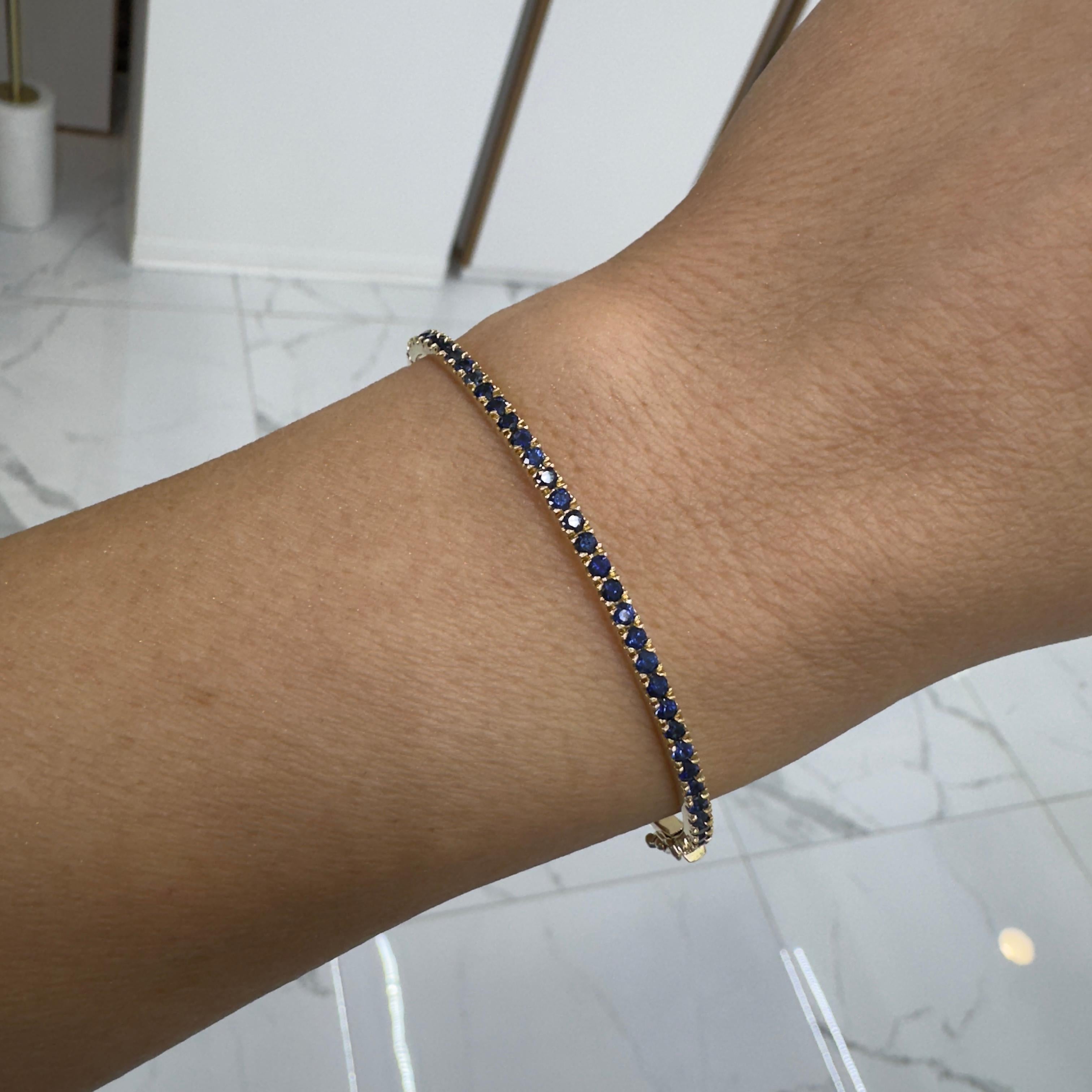 Reign Armreif aus 18 Karat Gelbgold mit Pavé-Saphir Damen