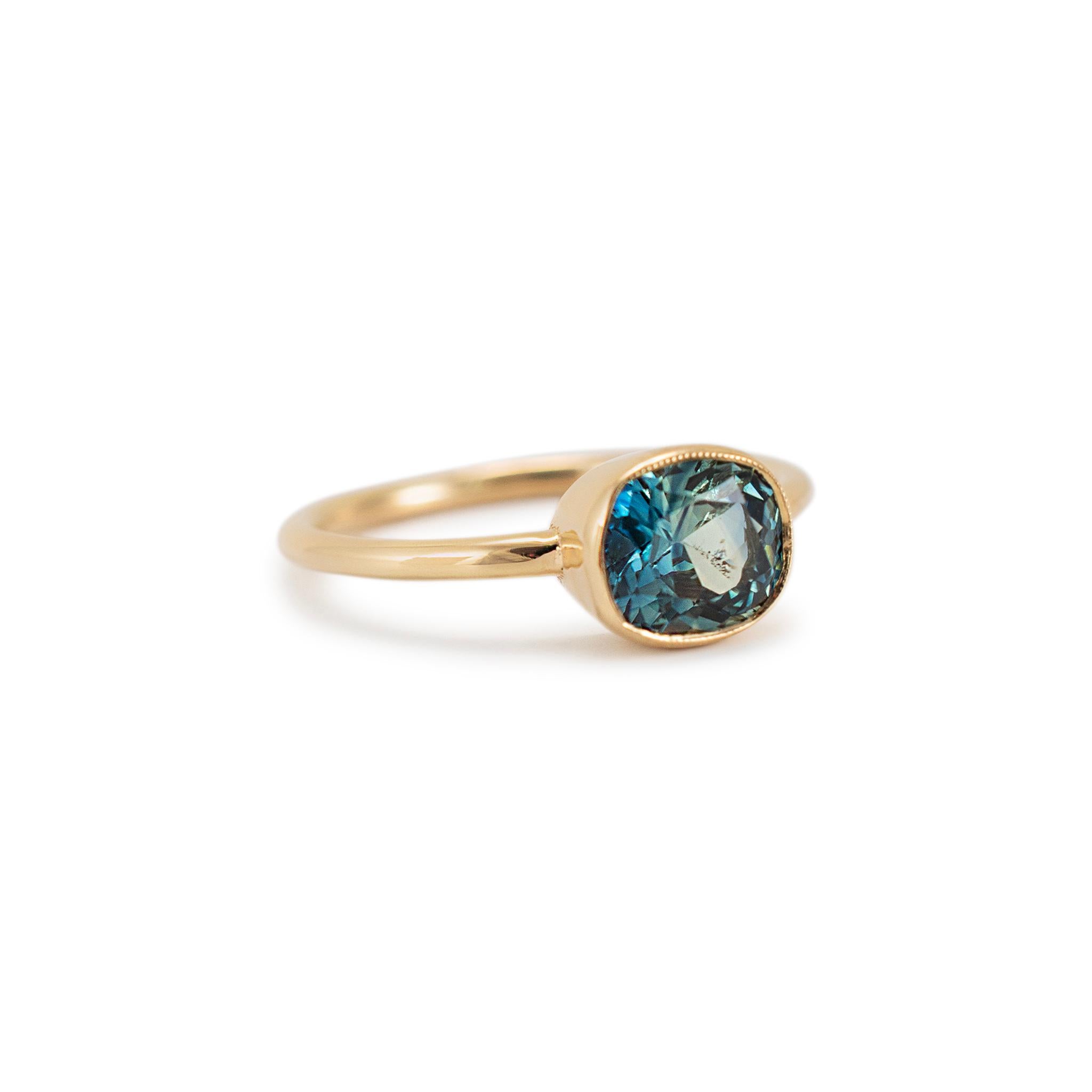 Reign Sapphires 18K Yellow Gold Bezel Set Cushion Sapphire Cocktail Ring In Excellent Condition In Houston, TX