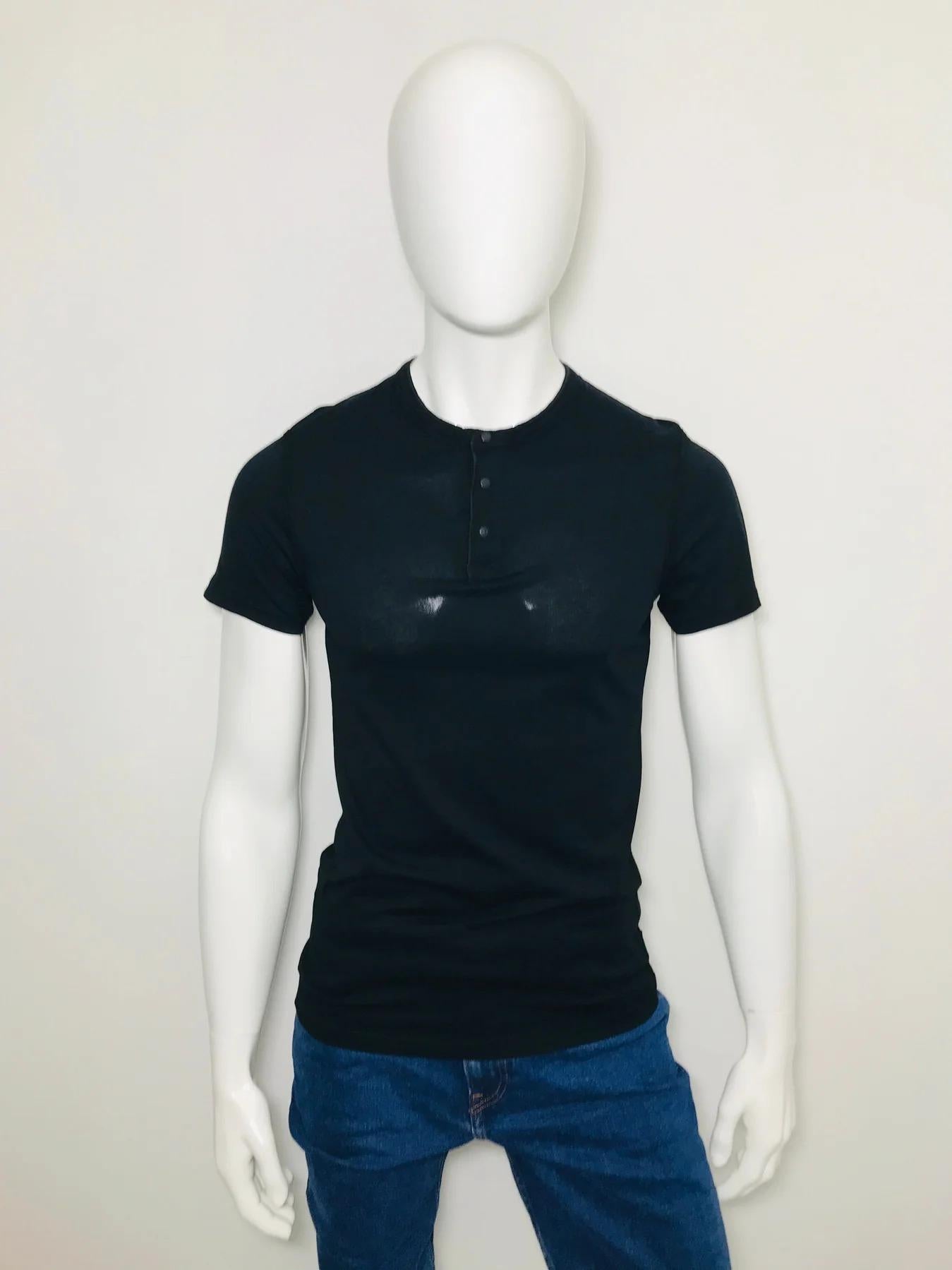 Reigning Champ Ss Henley Tee T-Shirt

Brand New - Reigning Champ SS Henley Tee T-Shirt

Crafted from cotton in black.
Snap button closure, short sleeves.
Crew neckline, slim fit.

Size - XS
Condition - Brand New (With labels)
Composition - Cotton 