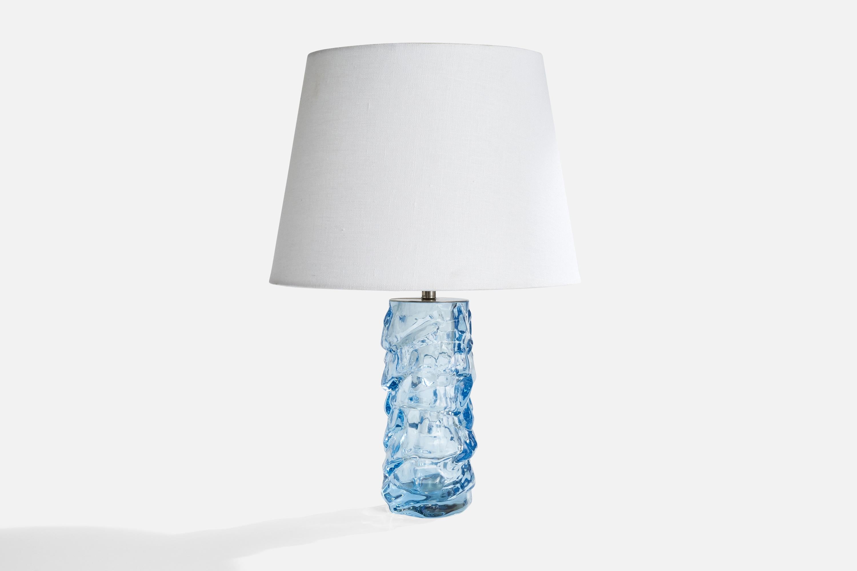 Lampe de table en métal et de couleur bleue produite par Reijmyre Glasbruk, Suède, vers les années 1940.

Dimensions de la lampe (pouces) : 11.8