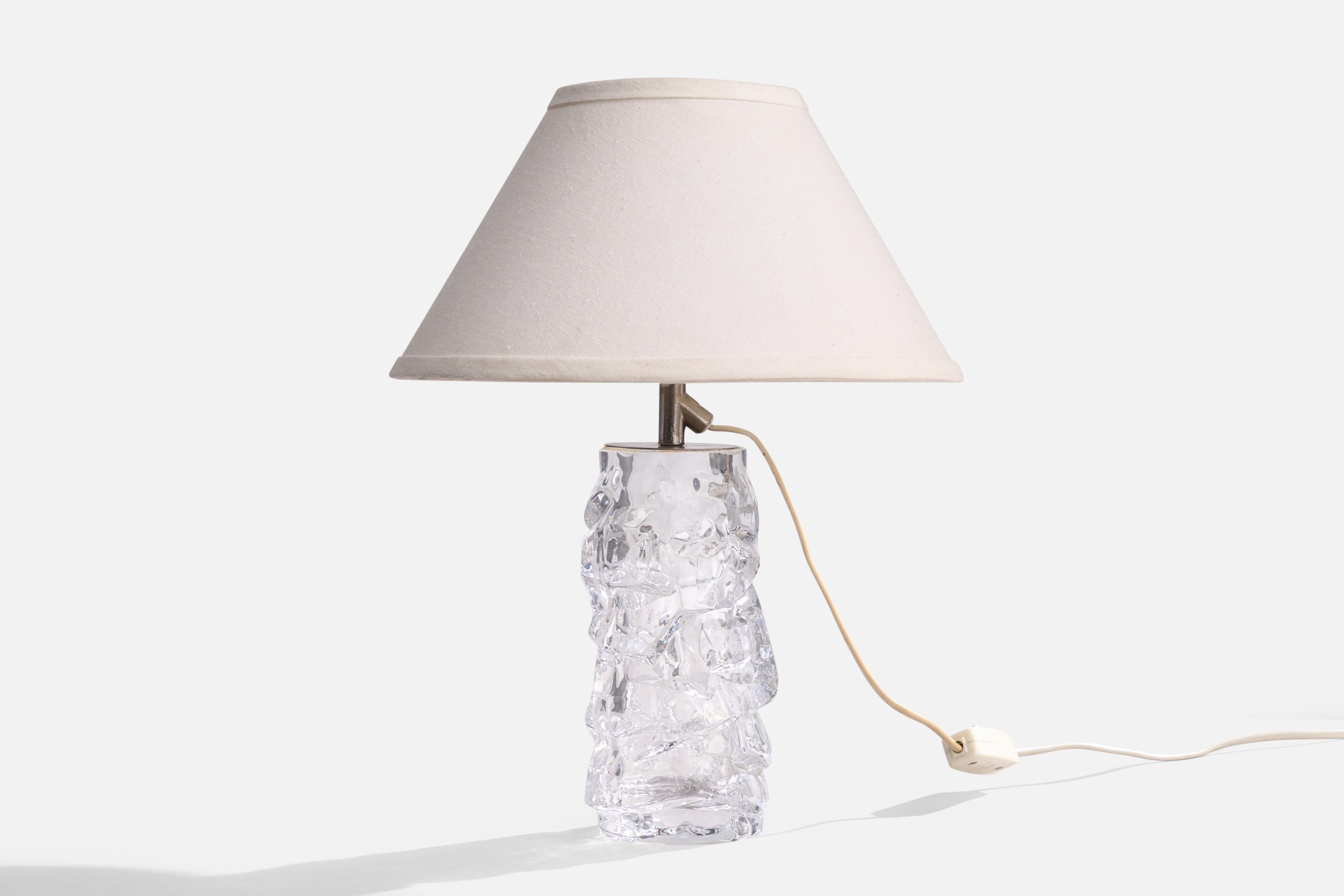 Lampe de table en verre et métal produite par Reijmyre Glasbruk, Suède, c. 1960.

Dimensions de la lampe (pouces) : 12.8