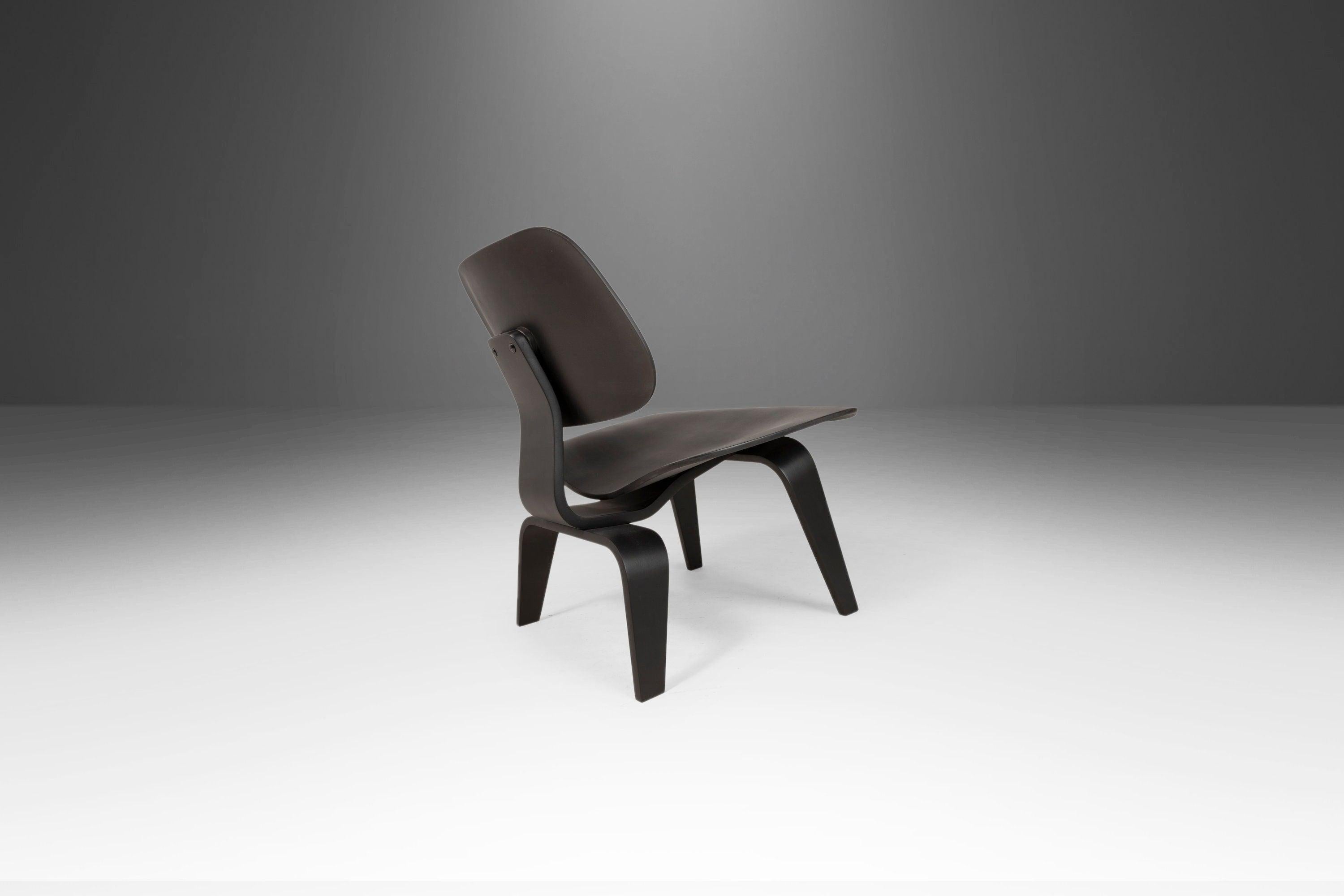 Satz von zwei '2' Herman Miller LCW Lounge Chairs von Charles & Ray Eames, USA (amerikanisch) im Angebot