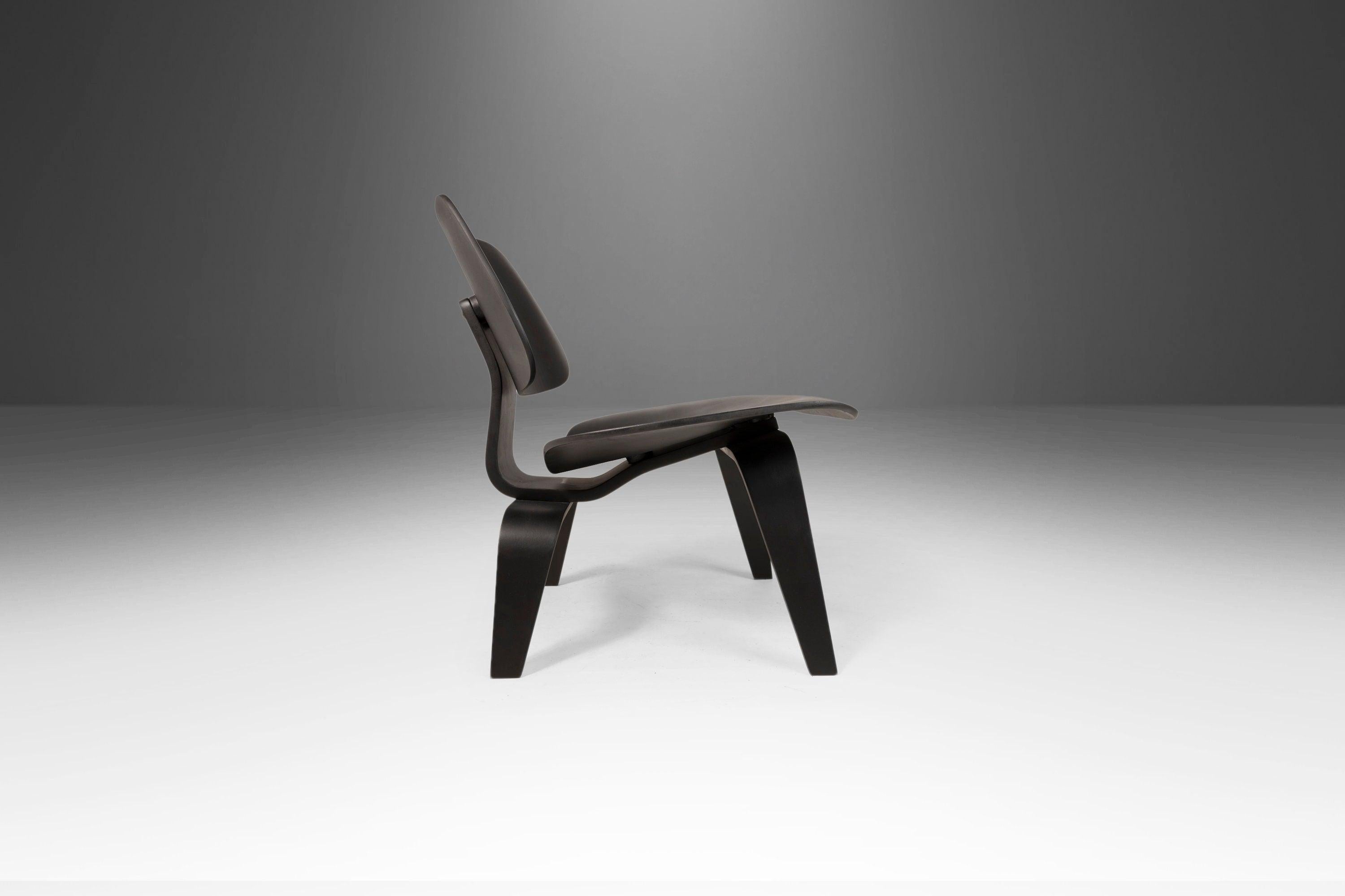 Satz von zwei '2' Herman Miller LCW Lounge Chairs von Charles & Ray Eames, USA im Zustand „Hervorragend“ im Angebot in Deland, FL