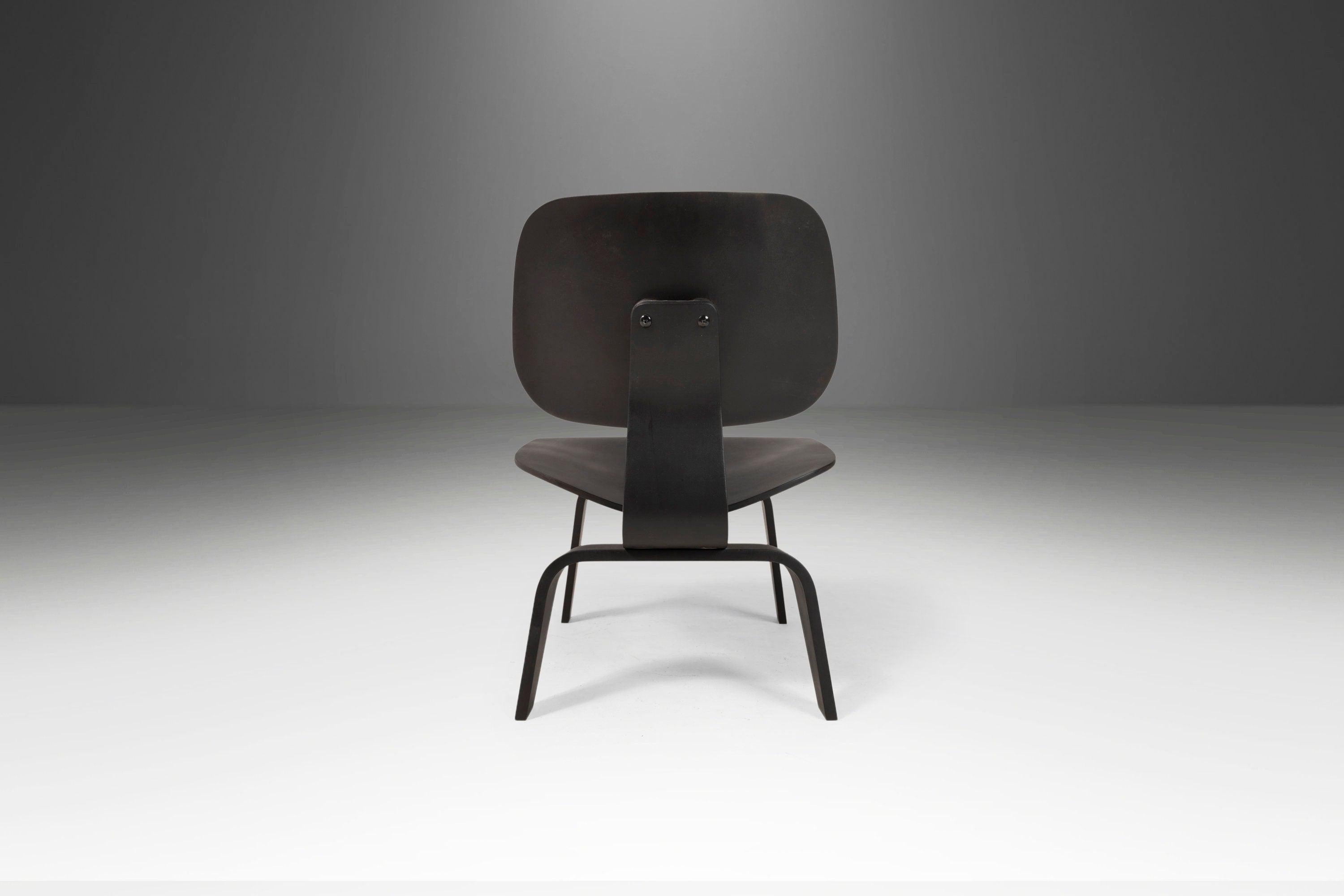 Fin du 20e siècle Ensemble de deux chaises longues Herman Miller LCW par Charles & Ray Eames, USA en vente