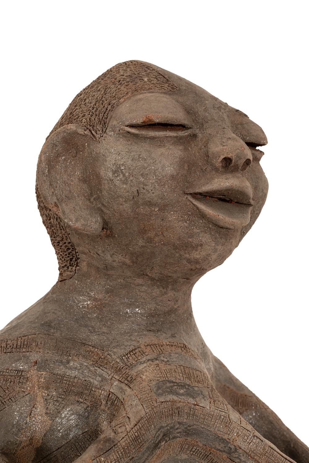 Senza titolo,  scultura, terracotta, arte africana - Contemporary Sculpture by Reinata Sadimba